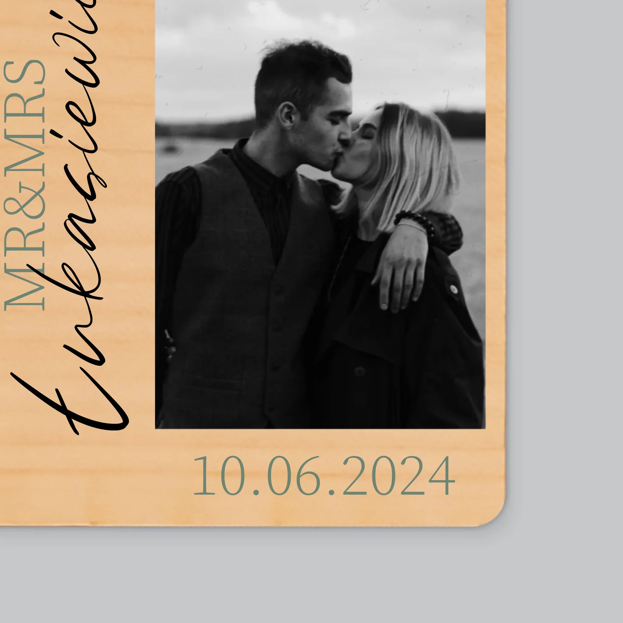 Fotokolaż: Mr&Mrs Ślubne - Magnes Drewniany - Image 2