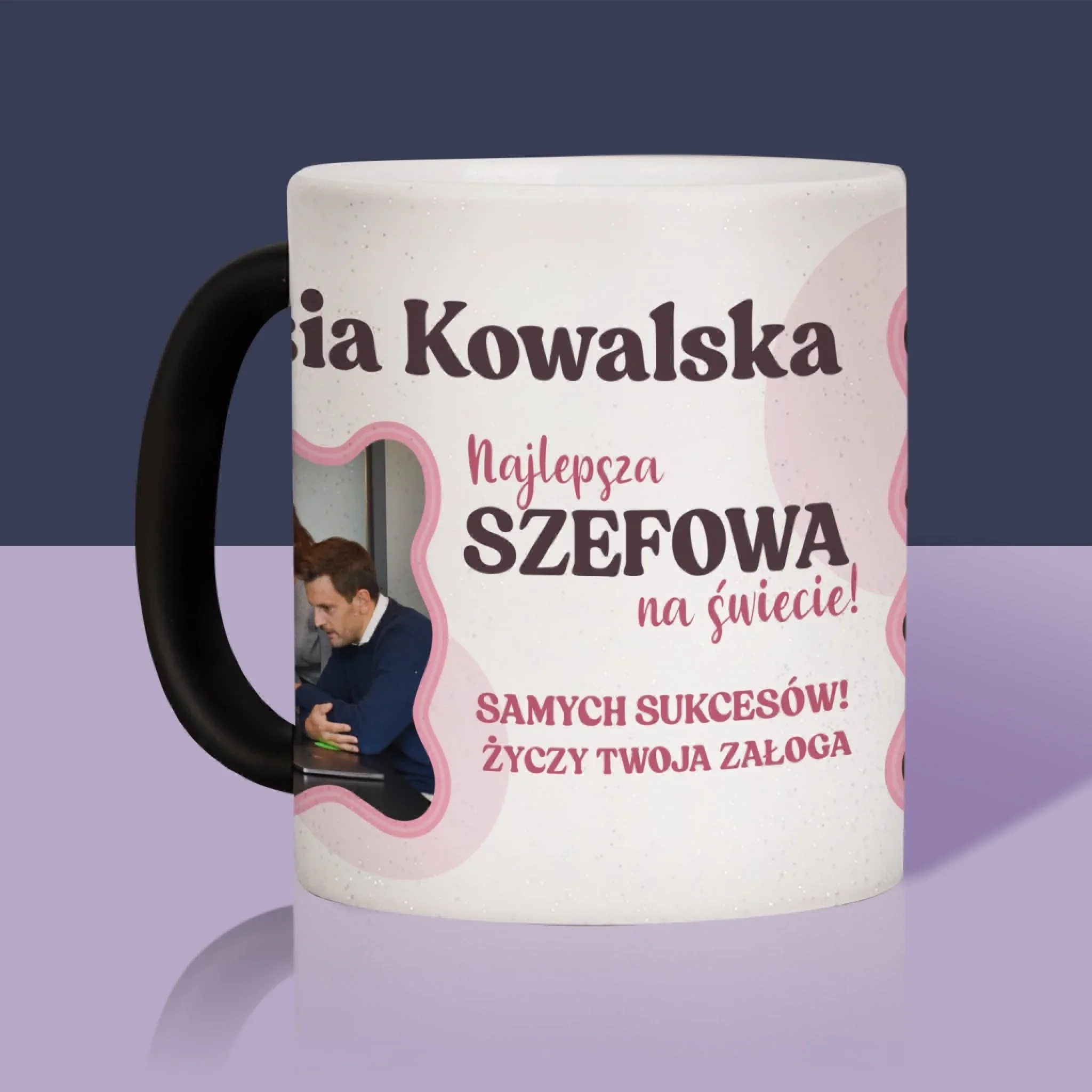 Fotokolaż: Najlepsza Szefowa - Kubek z Nadrukiem - Image 12