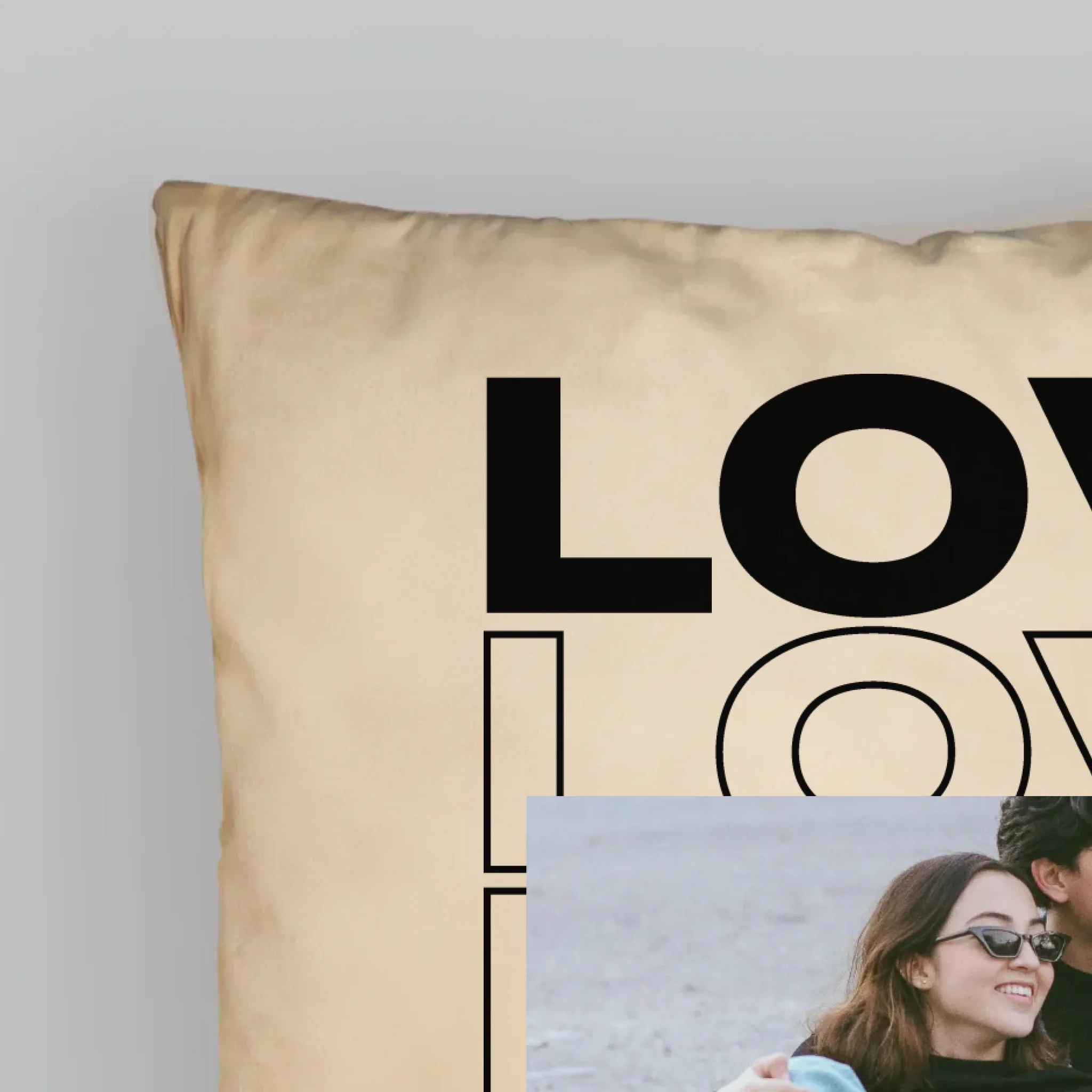 Fotokolaż: z Napisem Love - Poduszka z Nadrukiem - Image 5