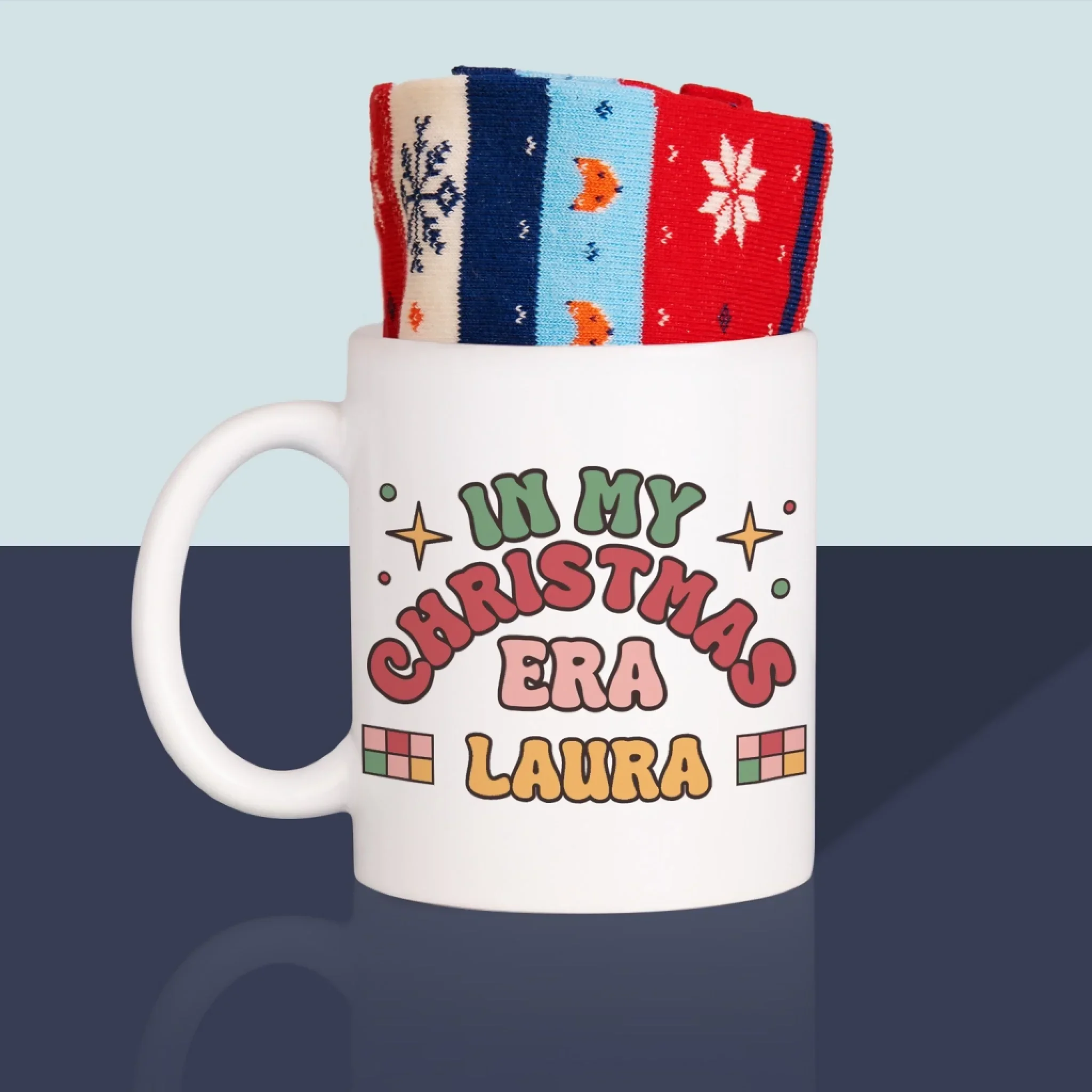 Imię i Podpis: In My Christmas Era - Zimowe Skarpetki w Kubku