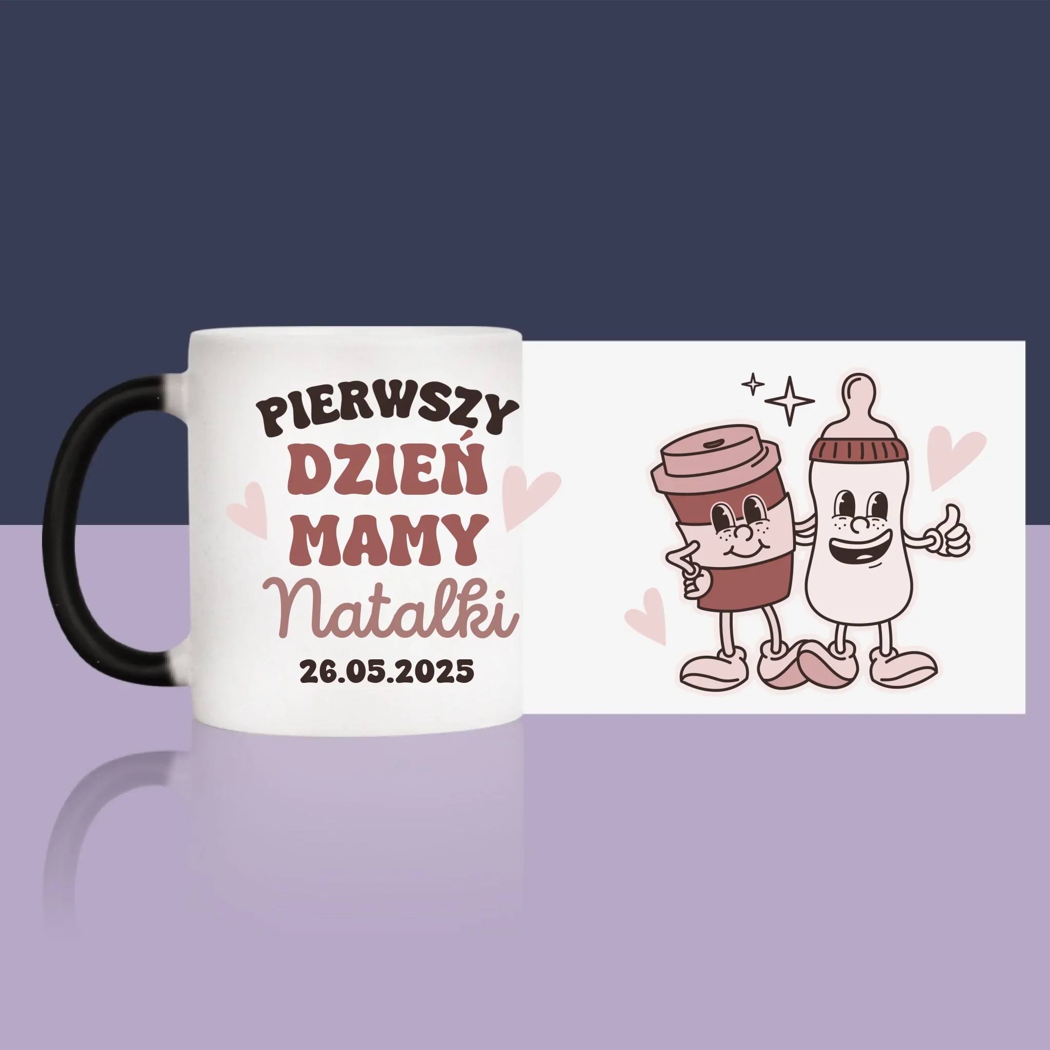 Imię i Podpis: Pierwszy Dzień Mamy Kawa Mleko - Kubek z Nadrukiem - Image 13