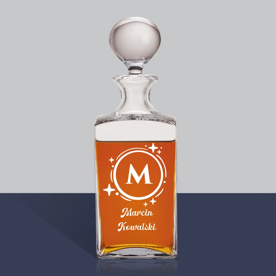 Monogram: Imię Nazwisko Monogram - Karafka Do Whisky z Grawerem - Image 2