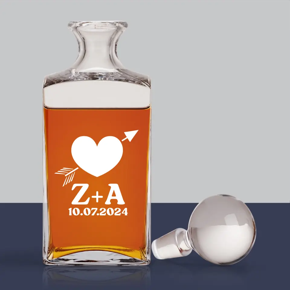 Monogram: Inicjały Serce Ze Strzałą - Karafka Do Whisky z Grawerem - Image 3