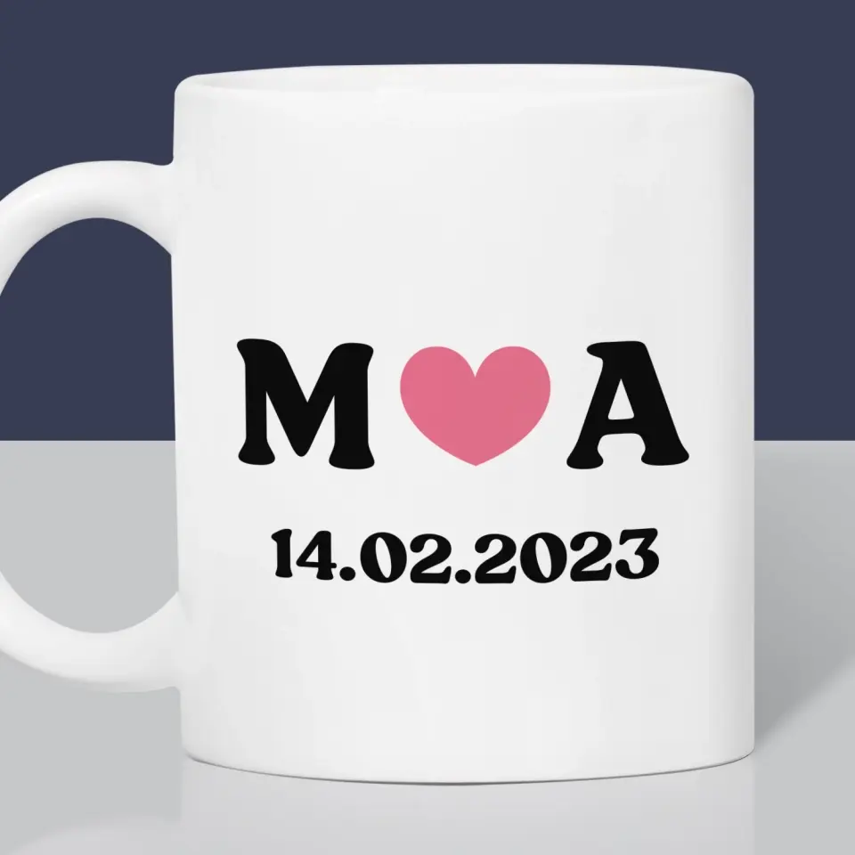 Monogram: Miłosne Inicjały z Datą - Kubek z Nadrukiem - Image 2