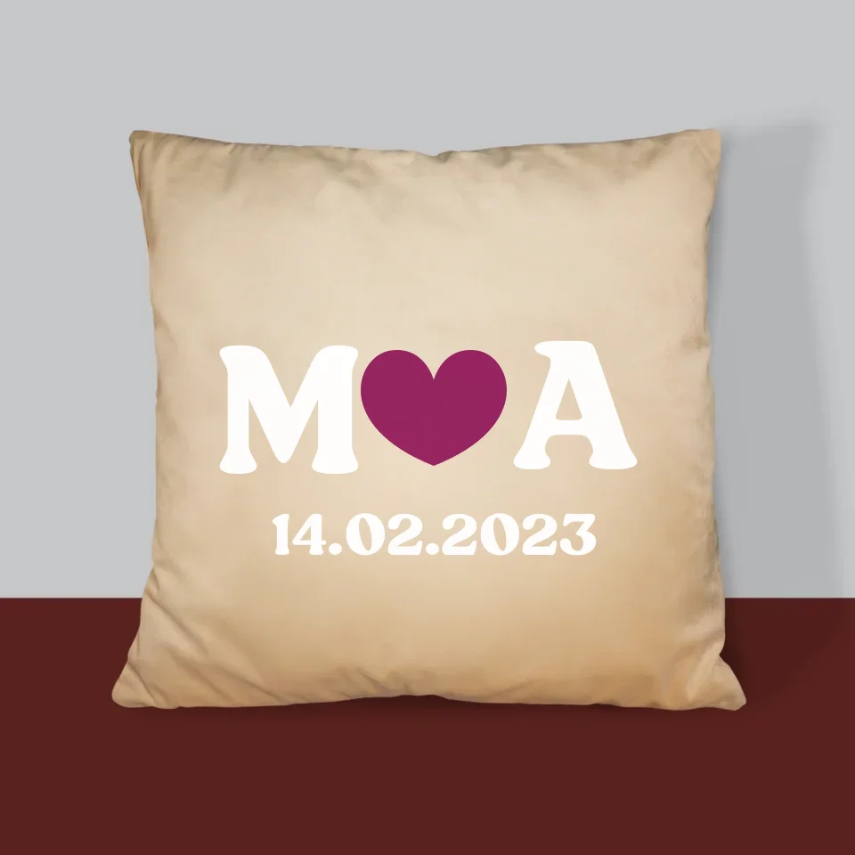 Monogram: Miłosne Inicjały z Datą - Poduszka z Nadrukiem - Image 4