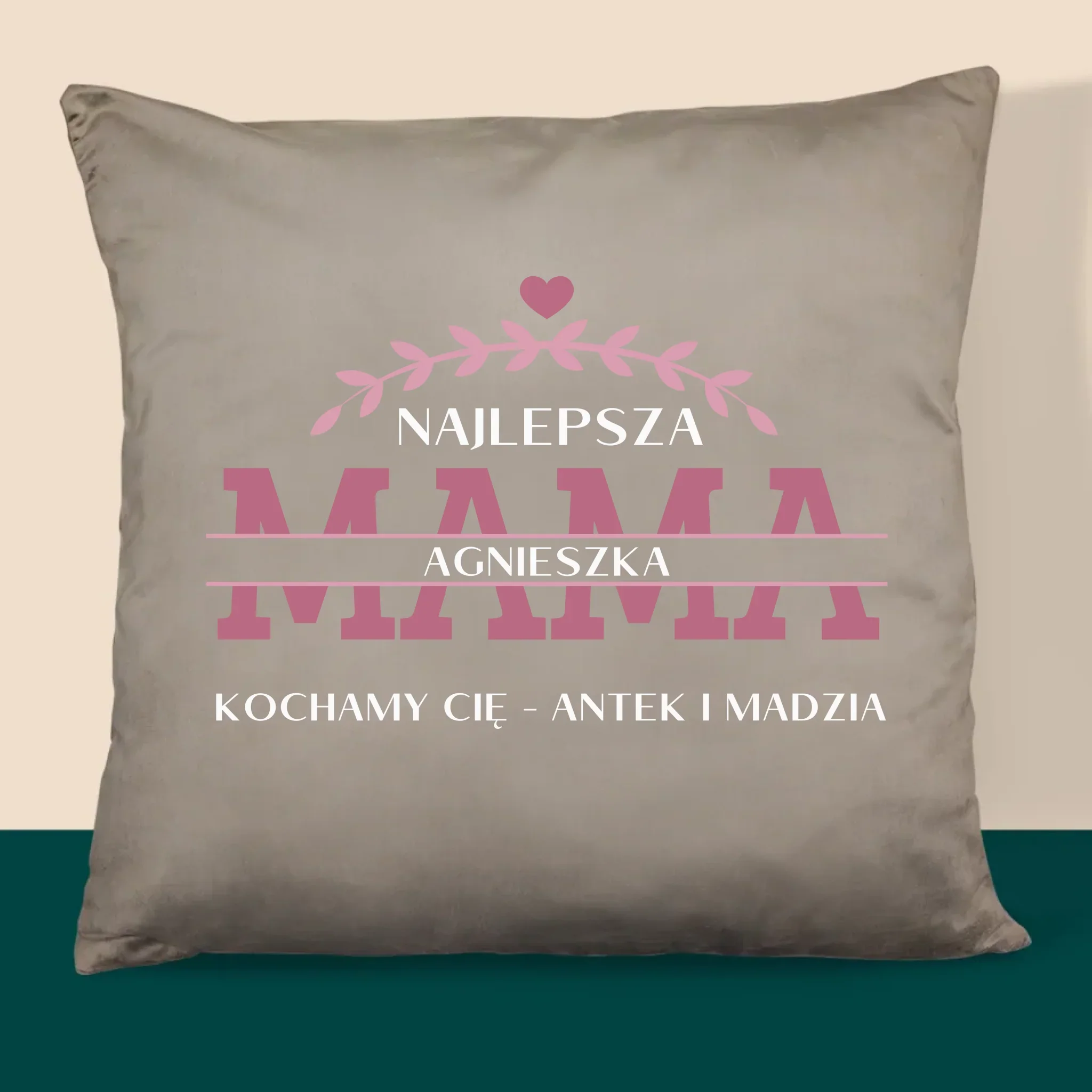 Monogram: Najlepsza Mama Podpis - Poduszka z Nadrukiem - Image 3