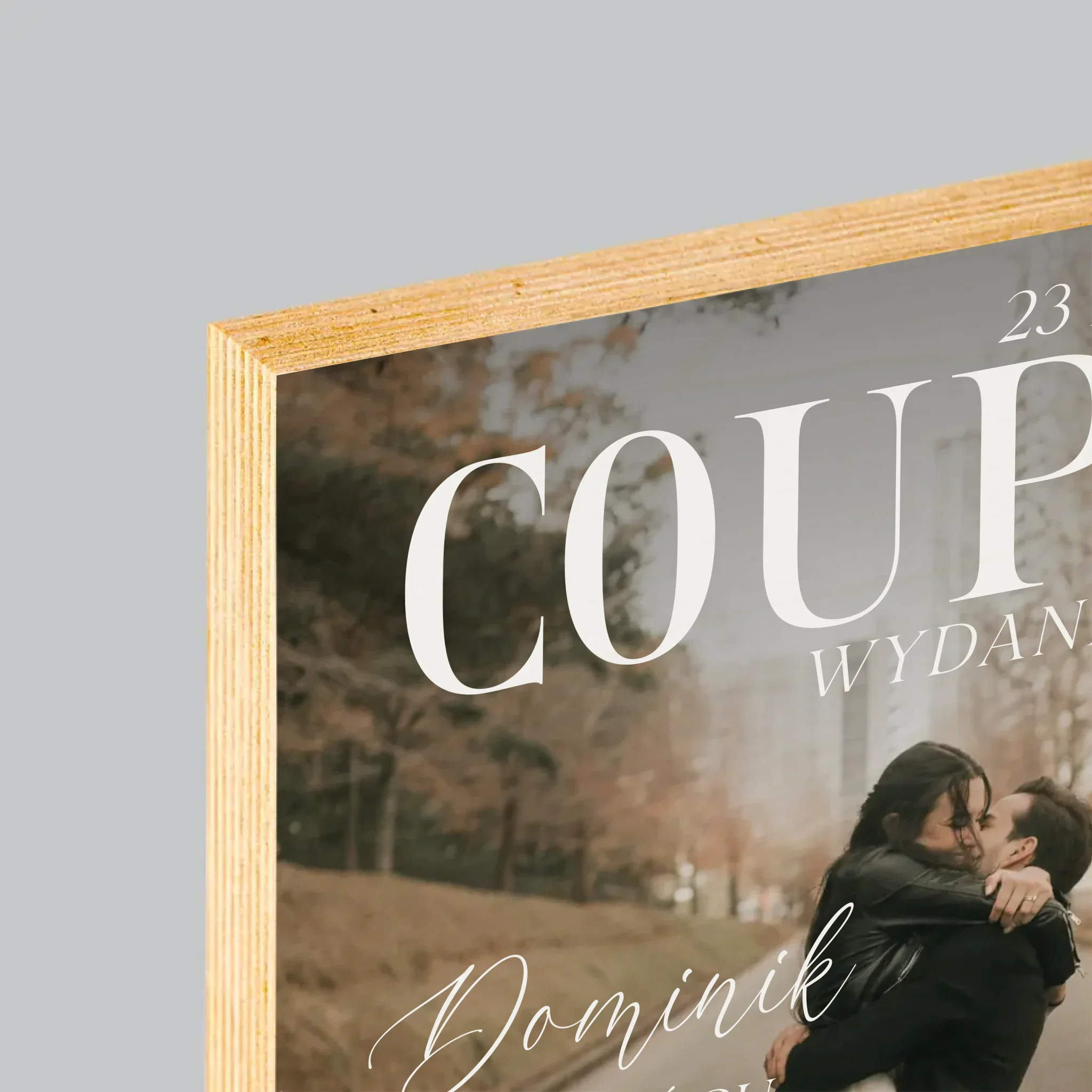 Okładka Magazynu: Couple - Wydruk Na Drewnie - Image 4
