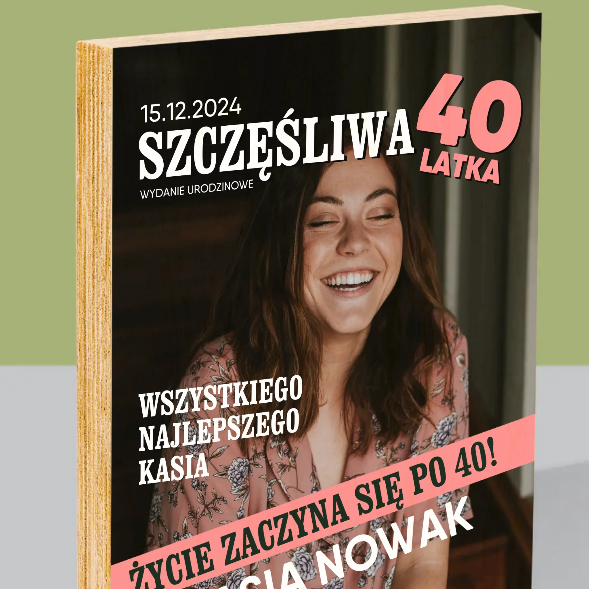 Okładka Magazynu: Szczęśliwa 40-Latka - Wydruk Na Drewnie - Image 2