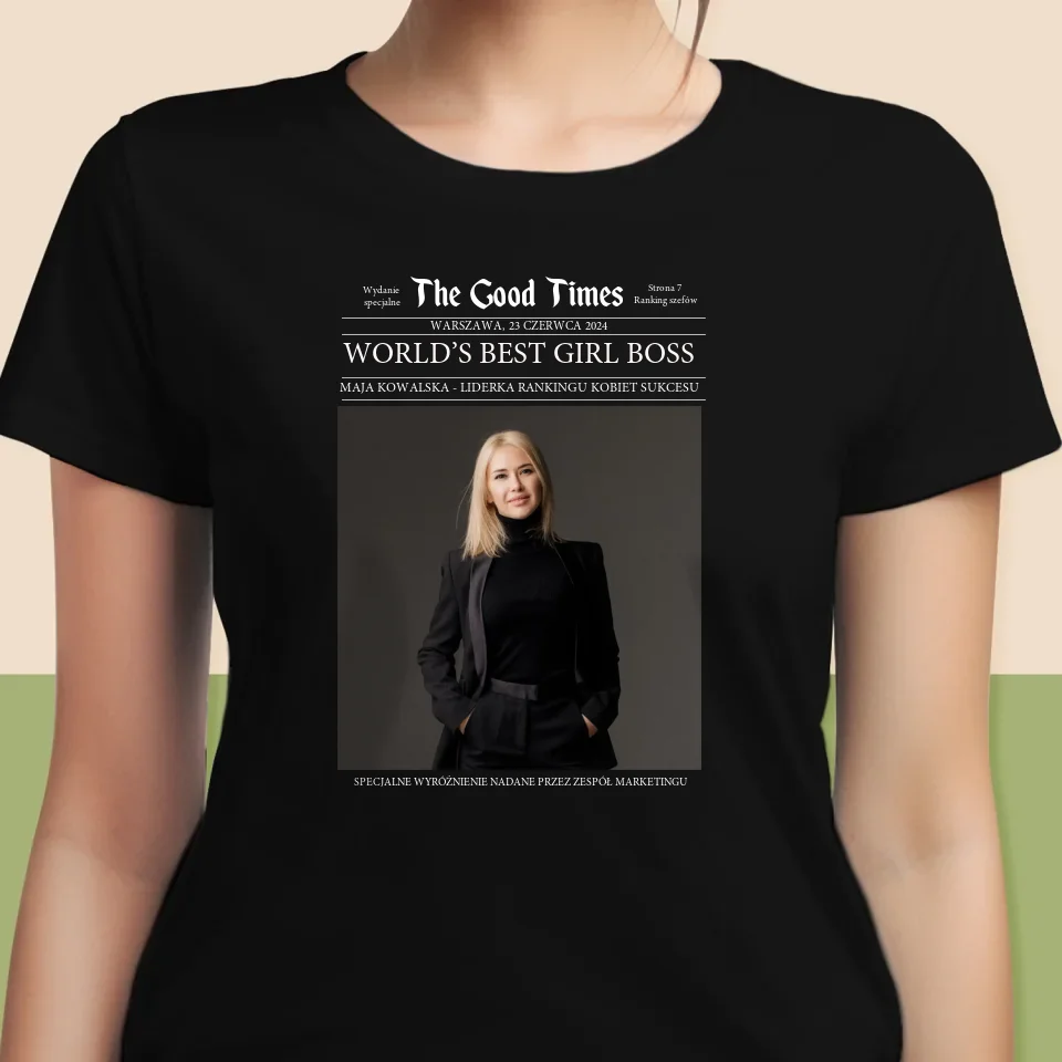 Okładka Magazynu: World’S Best Girl Boss - Koszulka Damska z Nadrukiem - Image 6