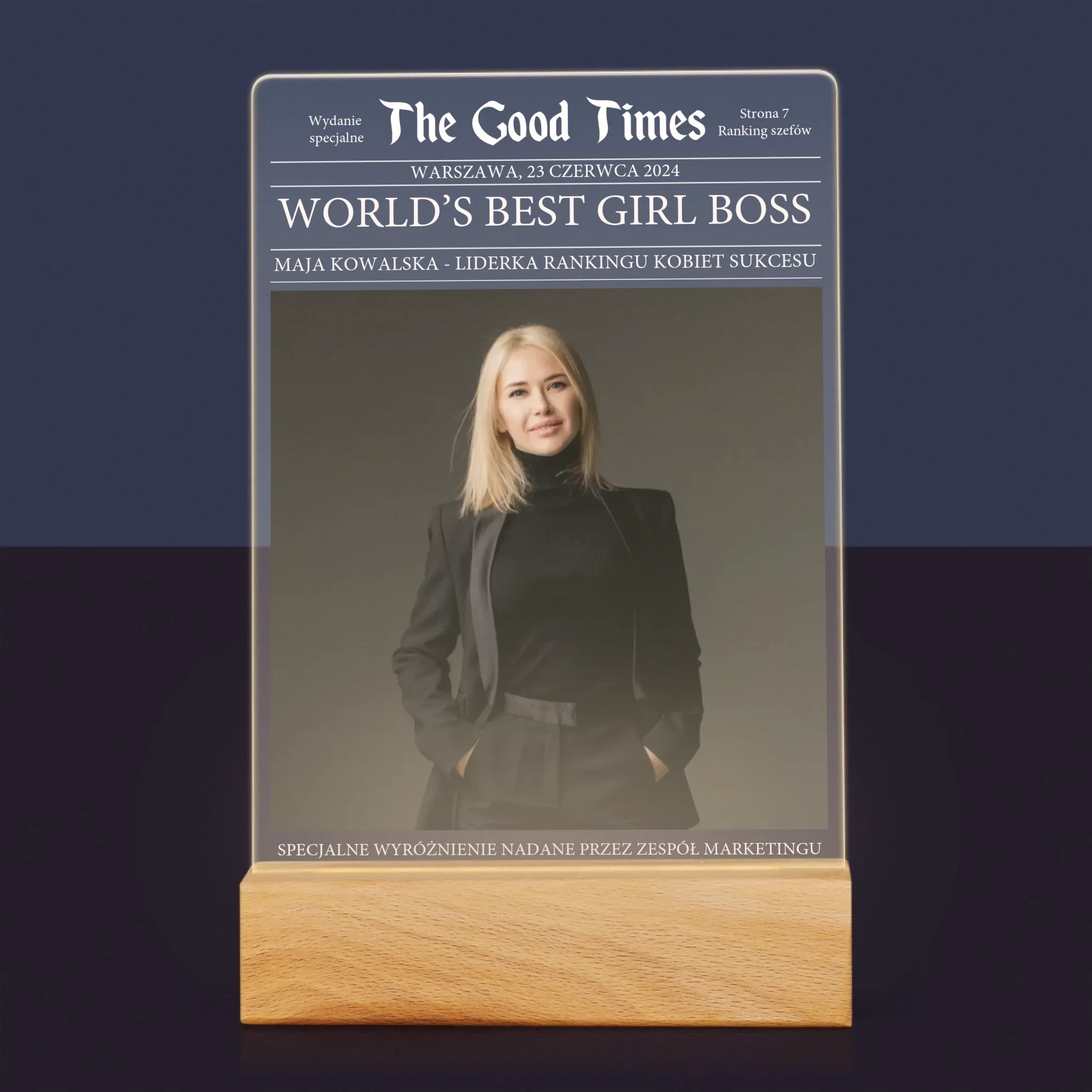 Okładka Magazynu: World’S Best Girl Boss - Wydruk Na Szkle Akrylowym - Image 7