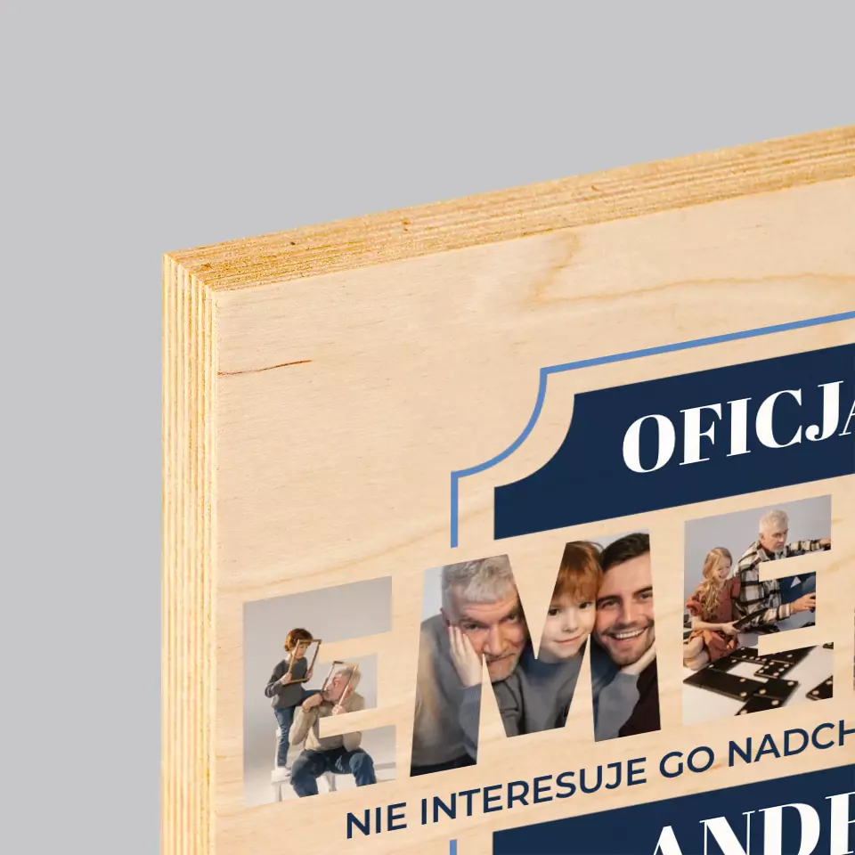 Słowo Ze Zdjęć: Oficjalnie Emeryt - Wydruk Na Drewnie - Image 4