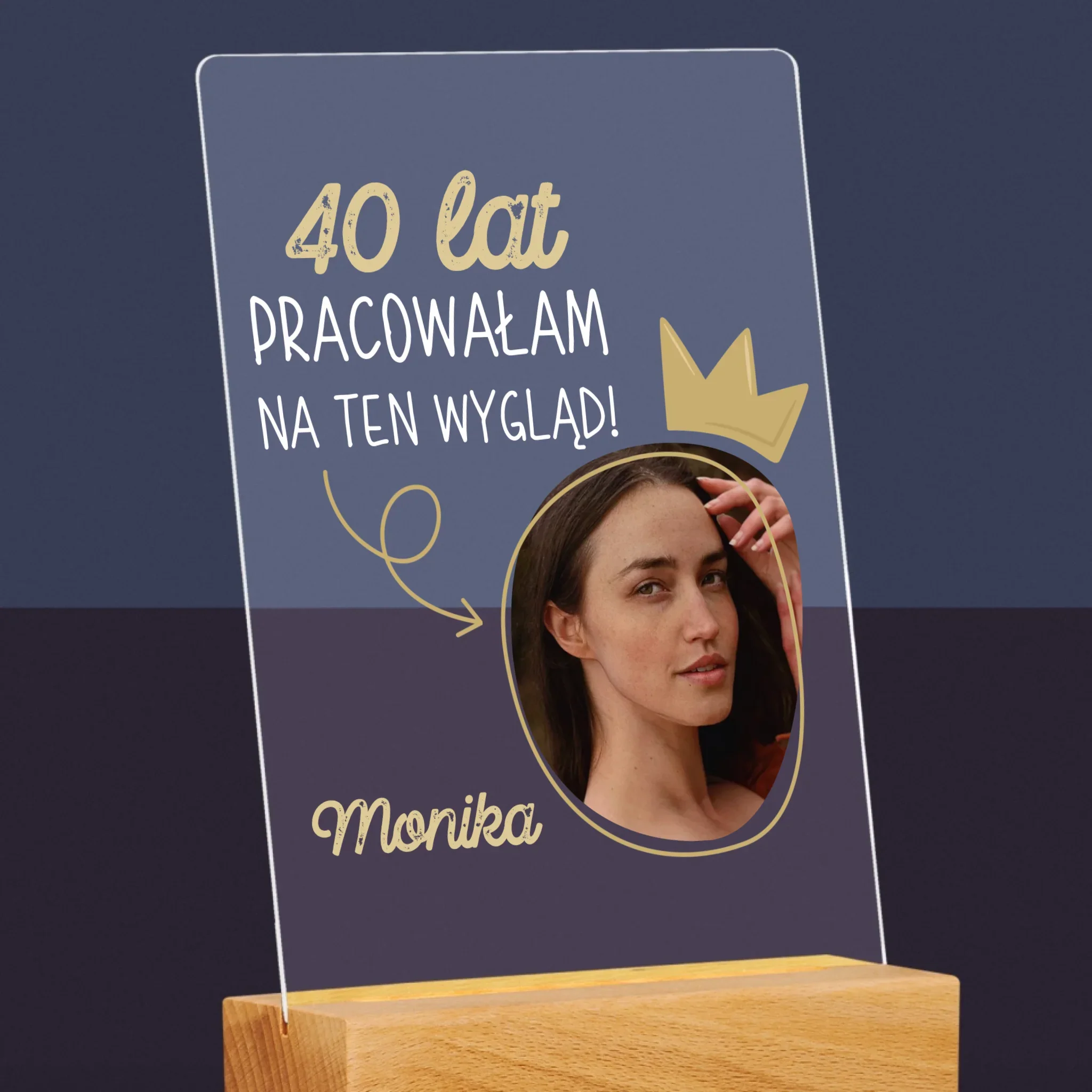 Zdjęcie I Podpis: 40 Lat Pracowałam Na Ten Wygląd - Wydruk Na Szkle Akrylowym - Image 6