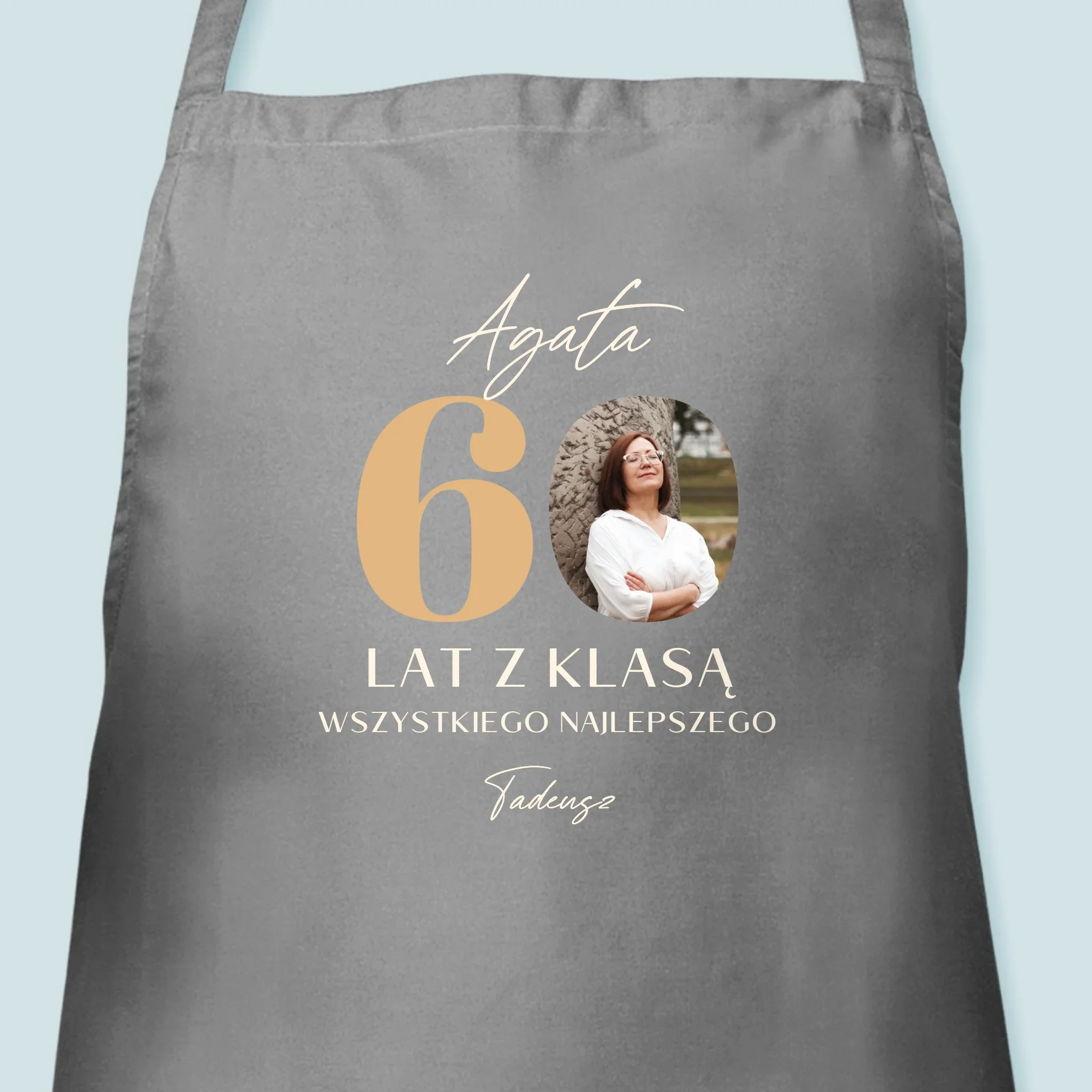 Zdjęcie i Podpis: 60 Lat z Klasą - Fartuch z Nadrukiem - Image 3