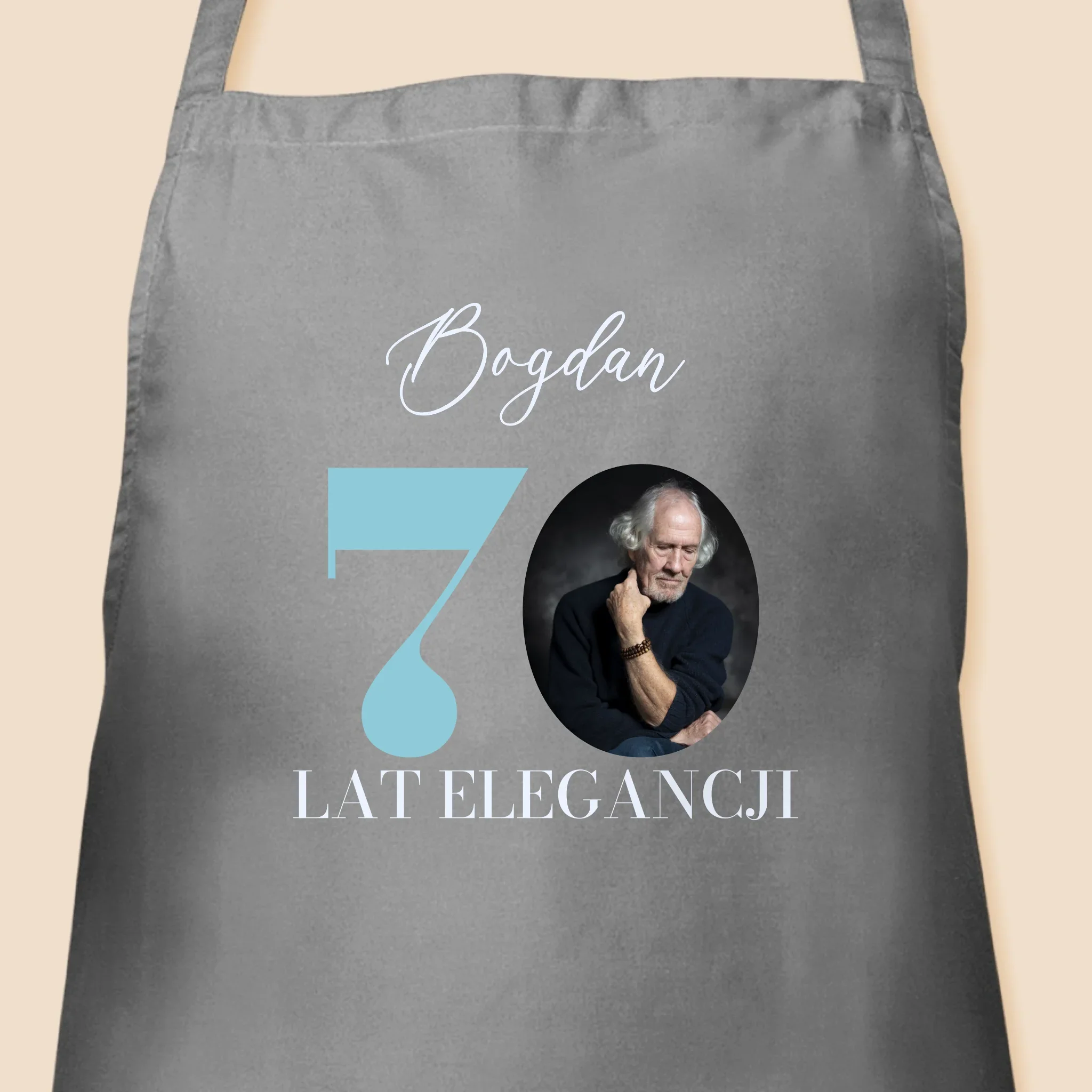 Zdjęcie I Podpis: 70 Lat Elegancji - Fartuch z Nadrukiem - Image 3
