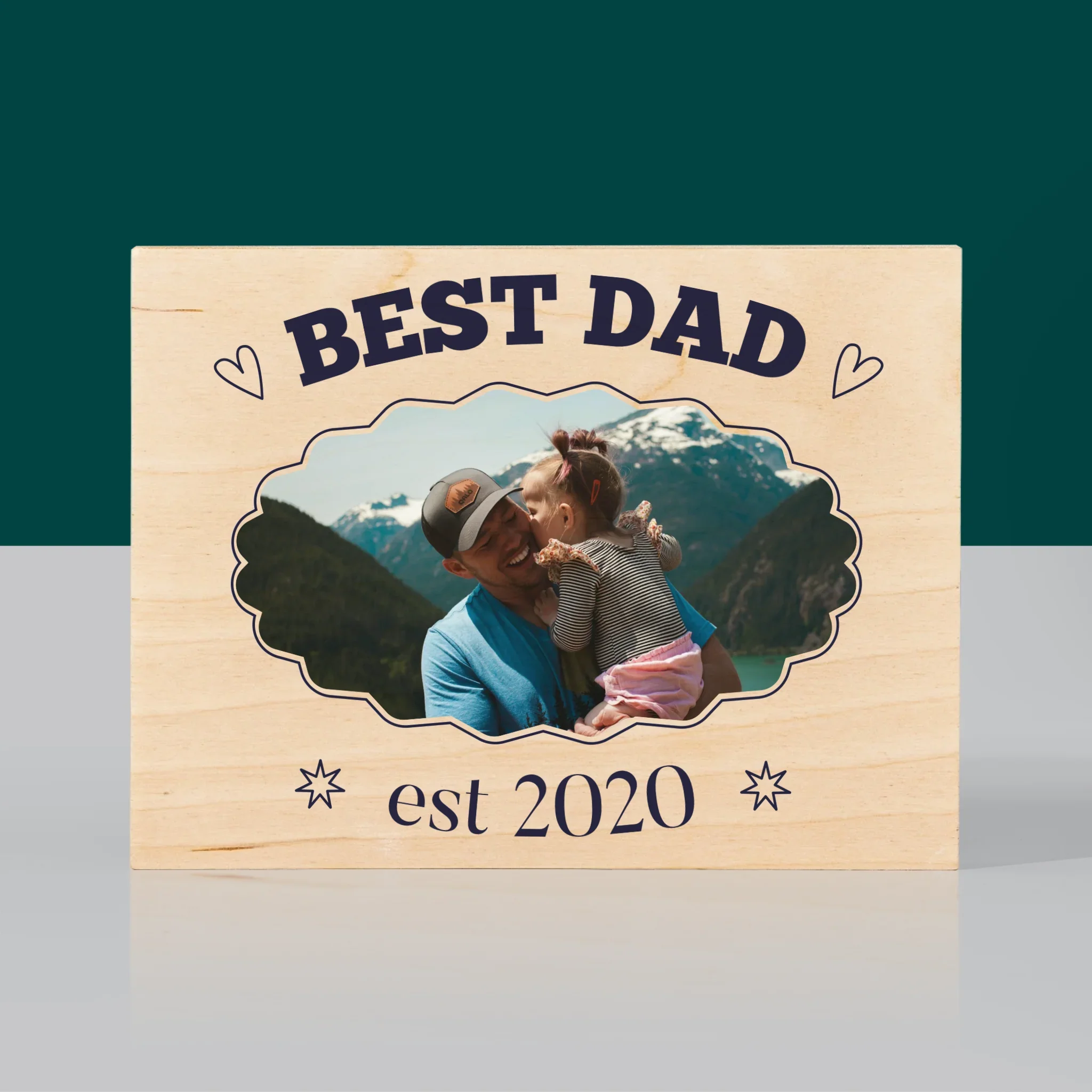 Zdjęcie I Podpis: Best Dad Established - Wydruk Na Drewnie - Image 3