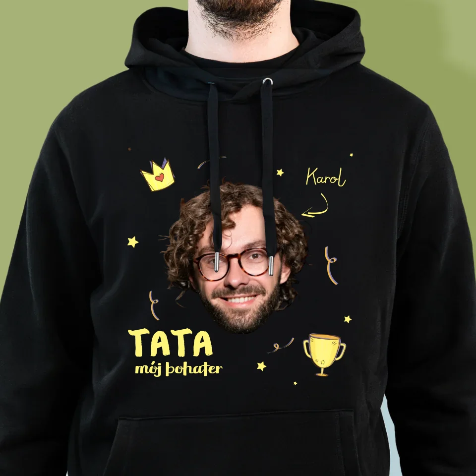 Zdjęcie i Podpis: Bohater Tata - Bluza Męska z Kapturem - Image 6