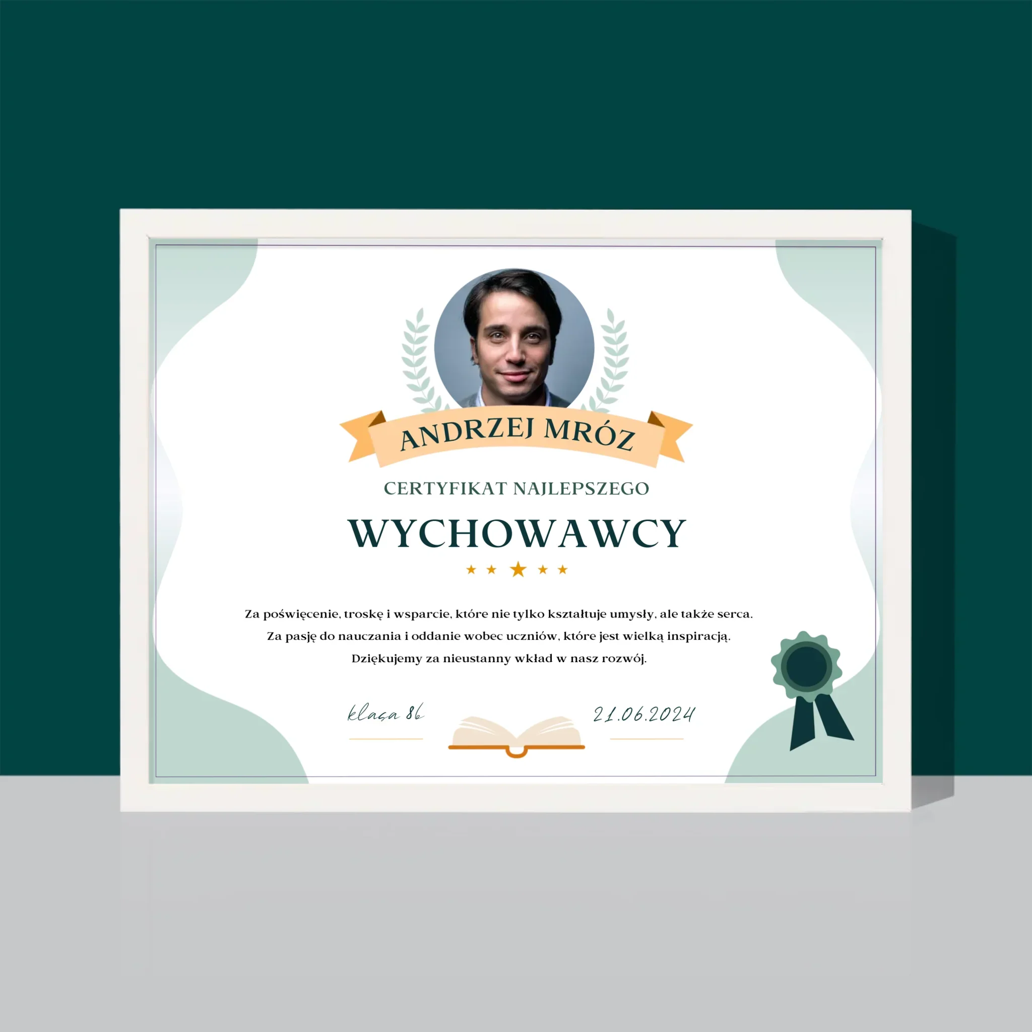 Zdjęcie i Podpis: Certyfikat Najlepszego Wychowawcy - Wydruk Obramowany 30x40 - Image 4