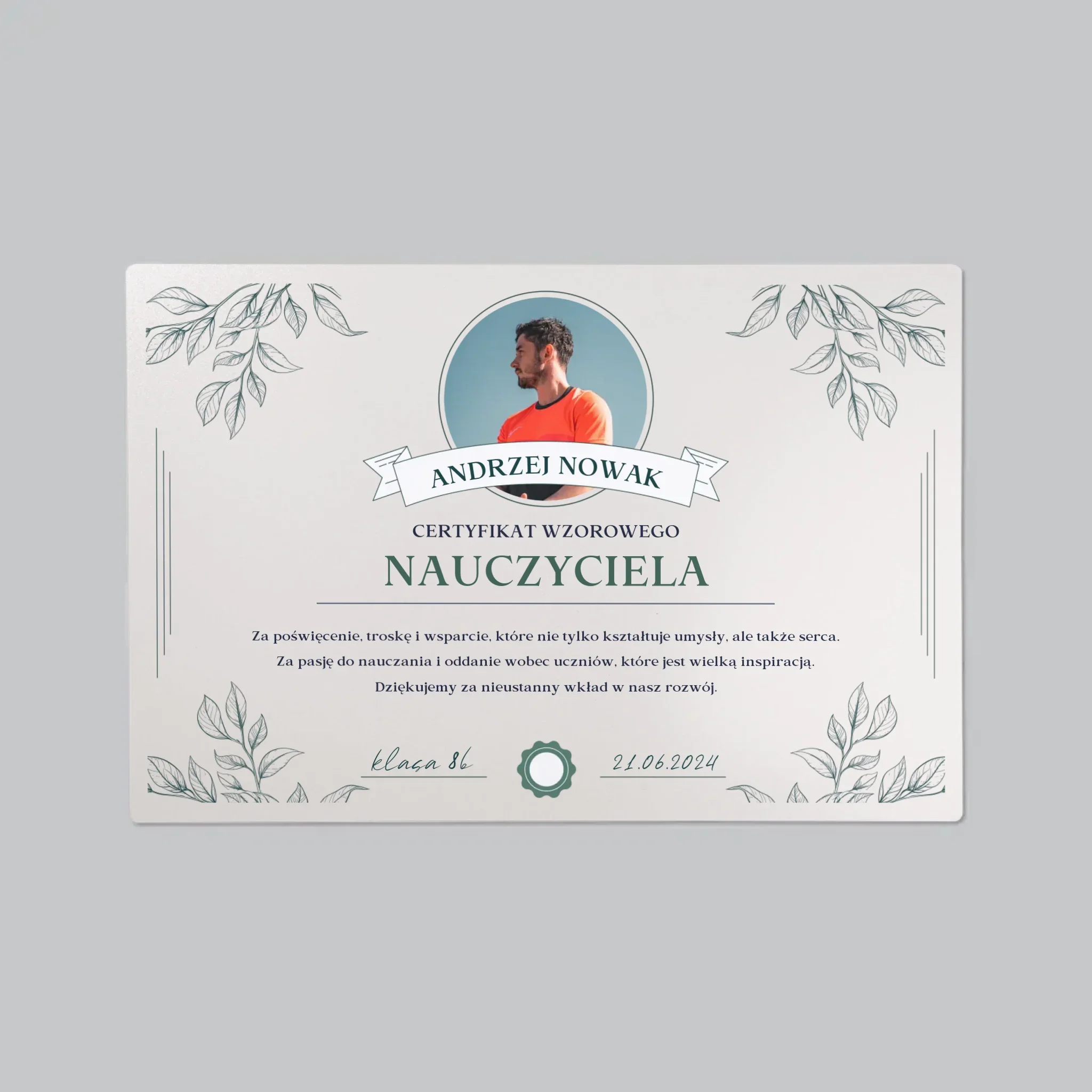Zdjęcie i Podpis: Certyfikat Wzorowego Nauczyciela - Podkładka Na Biurko - Image 2