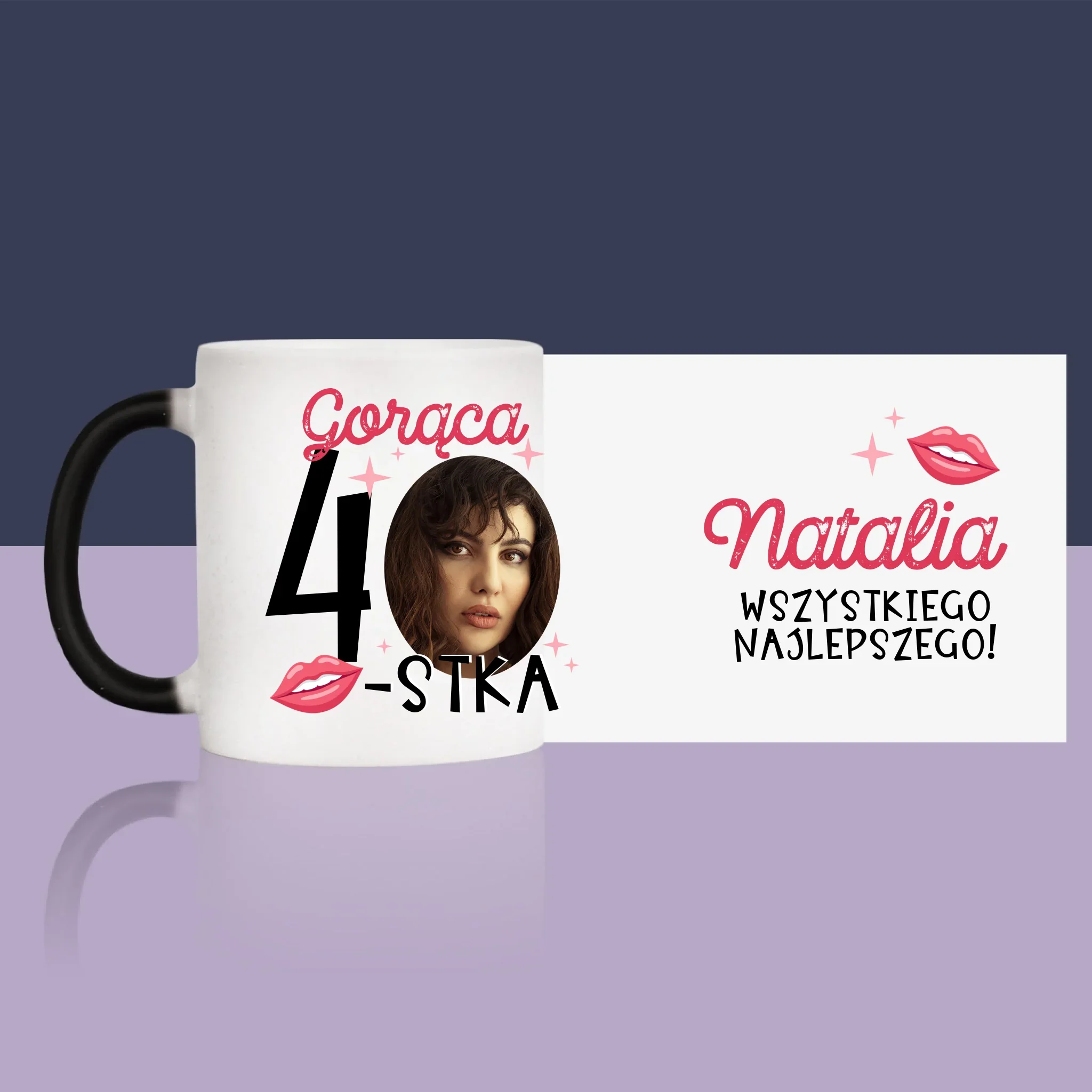 Zdjęcie I Podpis: Gorąca 40-Stka - Kubek z Nadrukiem - Image 13