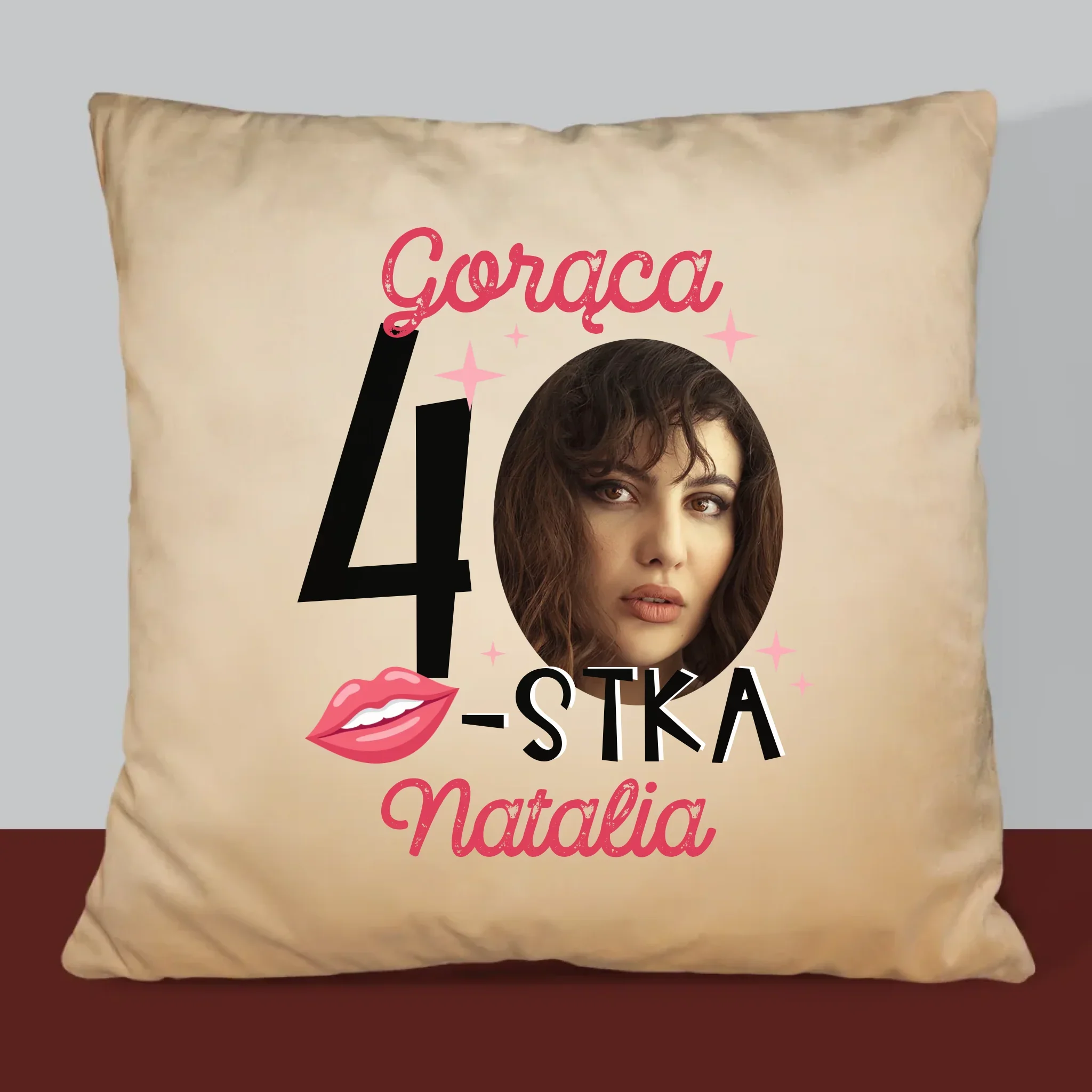 Zdjęcie I Podpis: Gorąca 40-Stka - Poduszka z Nadrukiem - Image 6