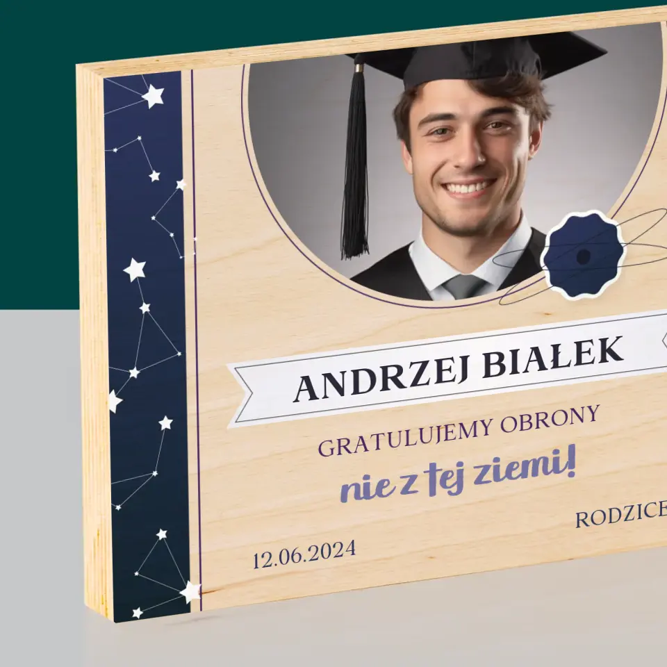 Zdjęcie i Podpis: Gratulujemy Obrony - Wydruk Na Drewnie - Image 2