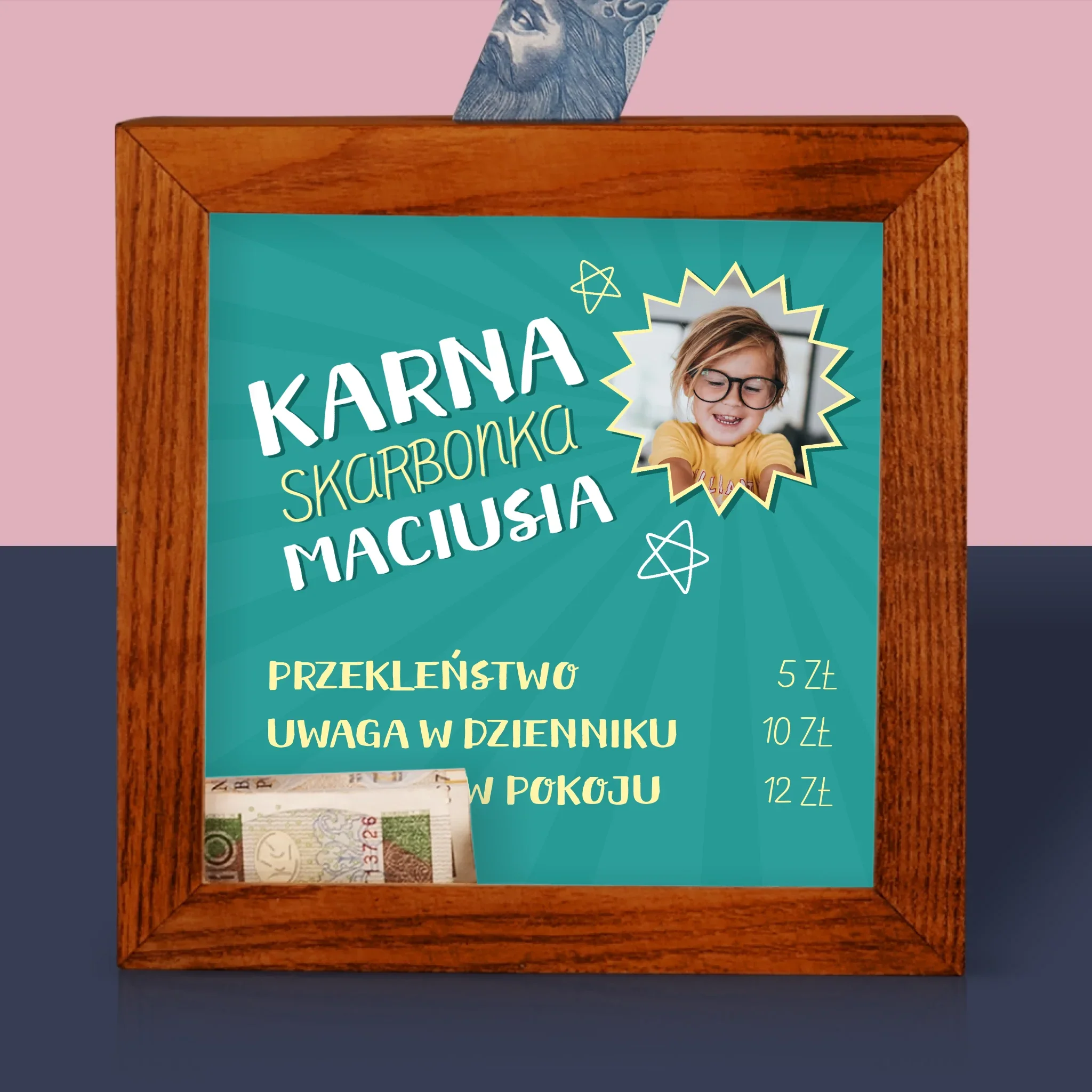 Zdjęcie I Podpis: Karna Skarbonka - Drewniana Skarbonka - Image 2