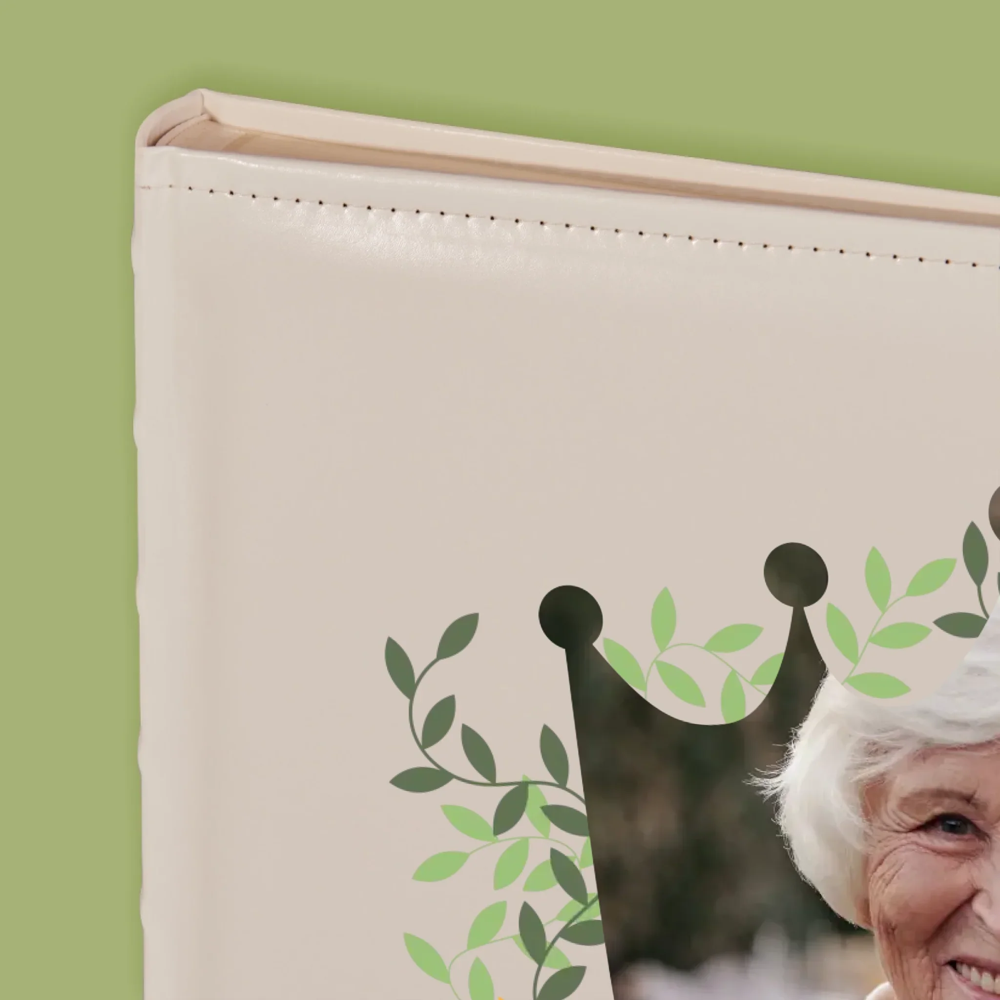 Zdjęcie i Podpis: Królowa Babcia - Album Na Zdjęcia - Image 4