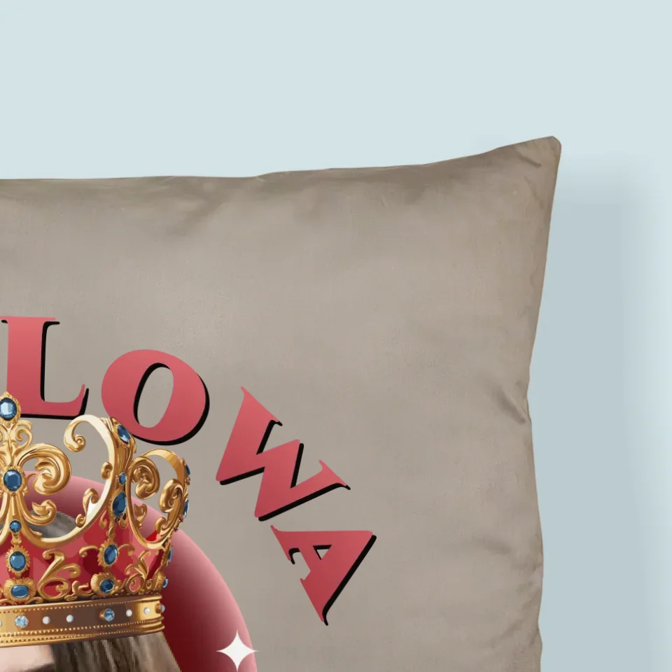 Zdjęcie i Podpis: Królowa - Poduszka z Nadrukiem - Image 2