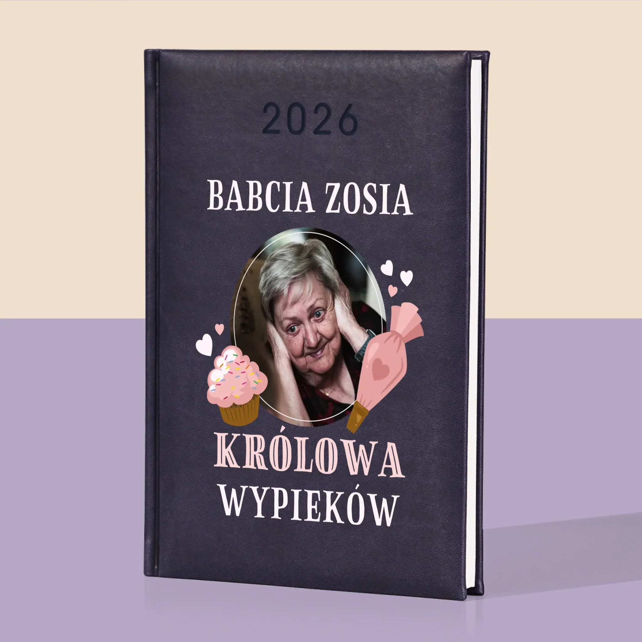 Zdjęcie i Podpis: Królowa Wypieków - Kalendarz Książkowy