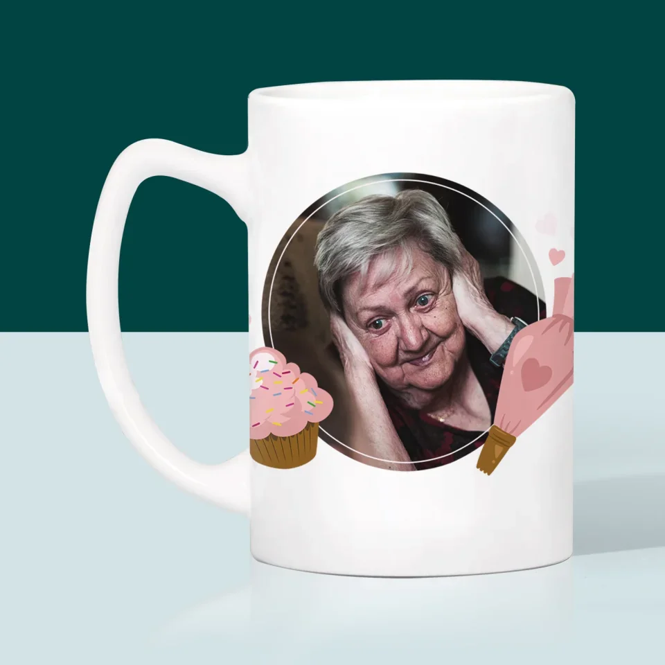 Zdjęcie i Podpis: Królowa Wypieków - Kubek z Nadrukiem - Image 4
