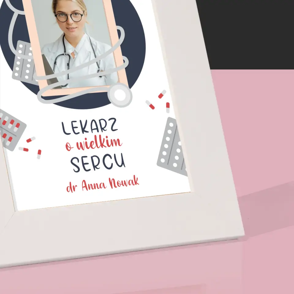 Zdjęcie i Podpis: Lekarz o Wielkim Sercu - Ramka Na Zdjęcie - Image 4