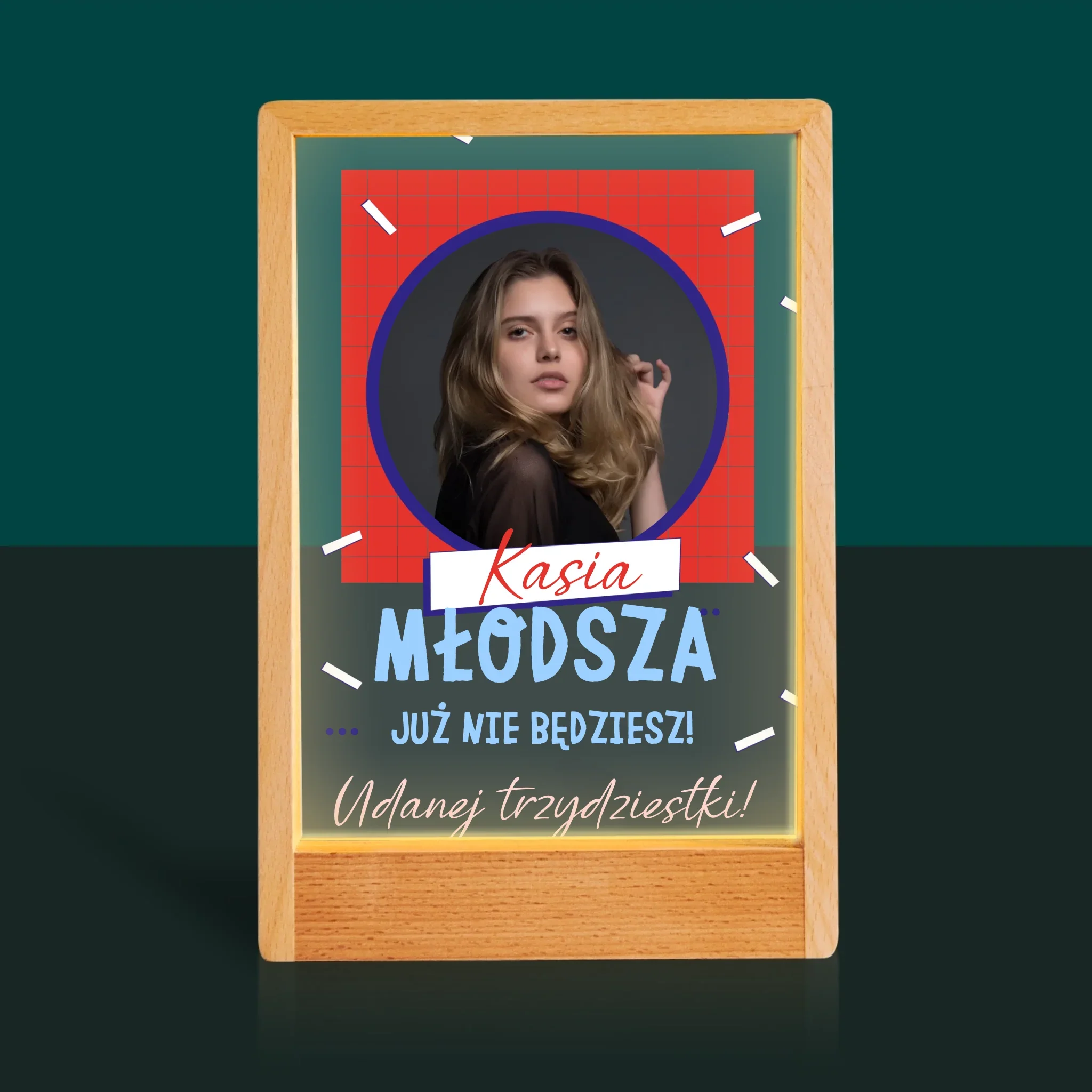 Zdjęcie i Podpis: Młodsza Nie Będziesz - Wydruk Na Szkle Akrylowym - Image 10