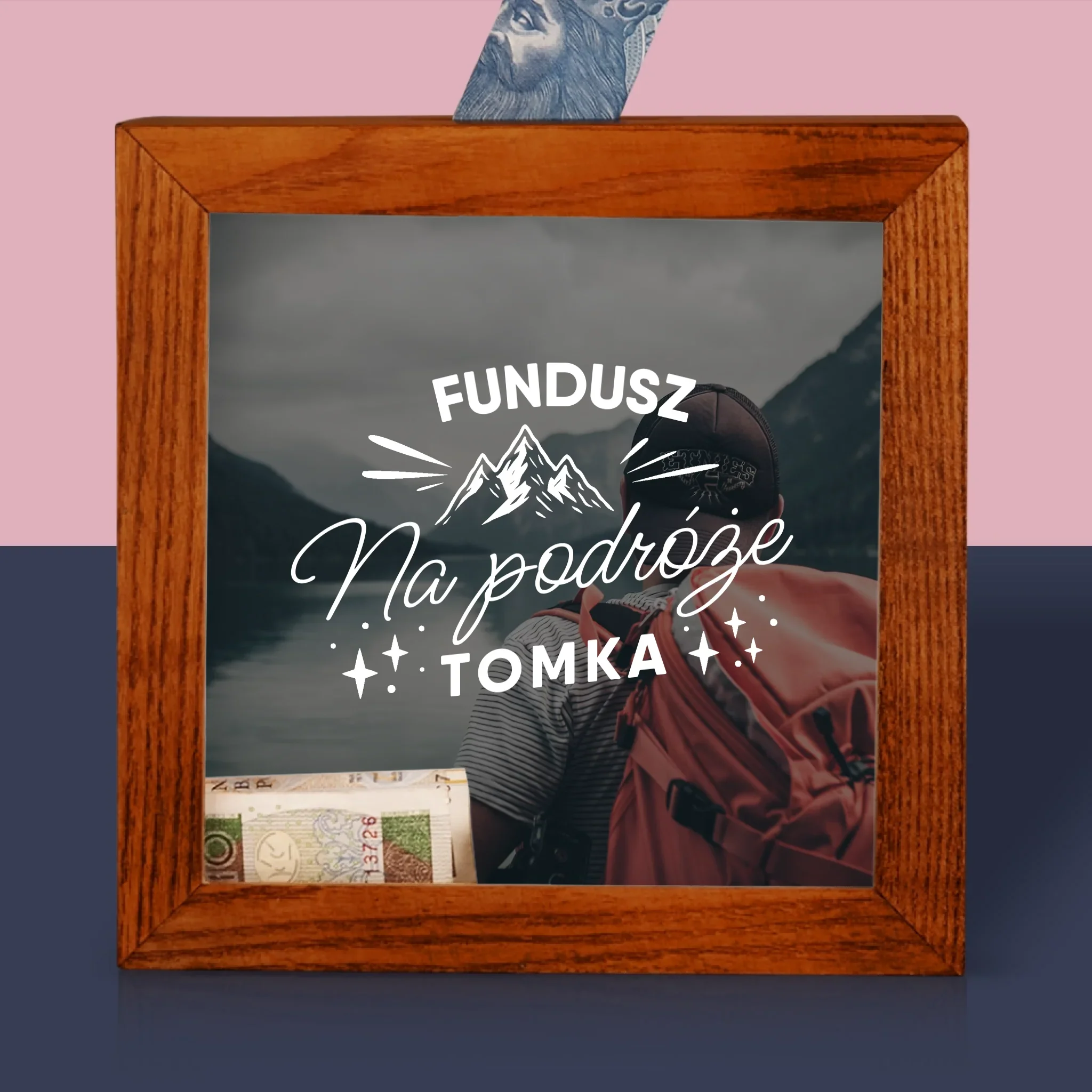 Zdjęcie I Podpis: Na Podróże - Drewniana Skarbonka - Image 2