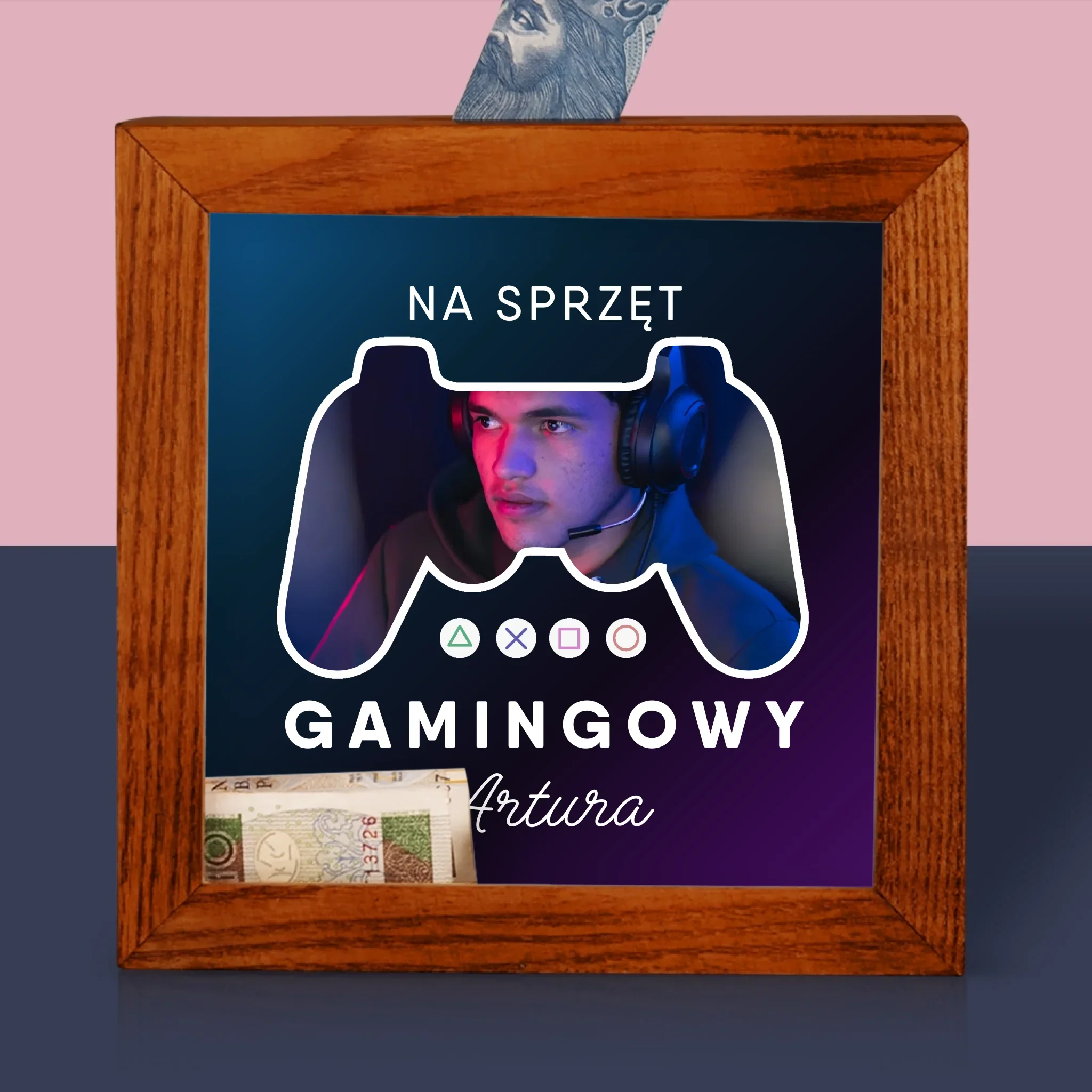 Zdjęcie i Podpis: Na Sprzęt Gamingowy - Drewniana Skarbonka - Image 2