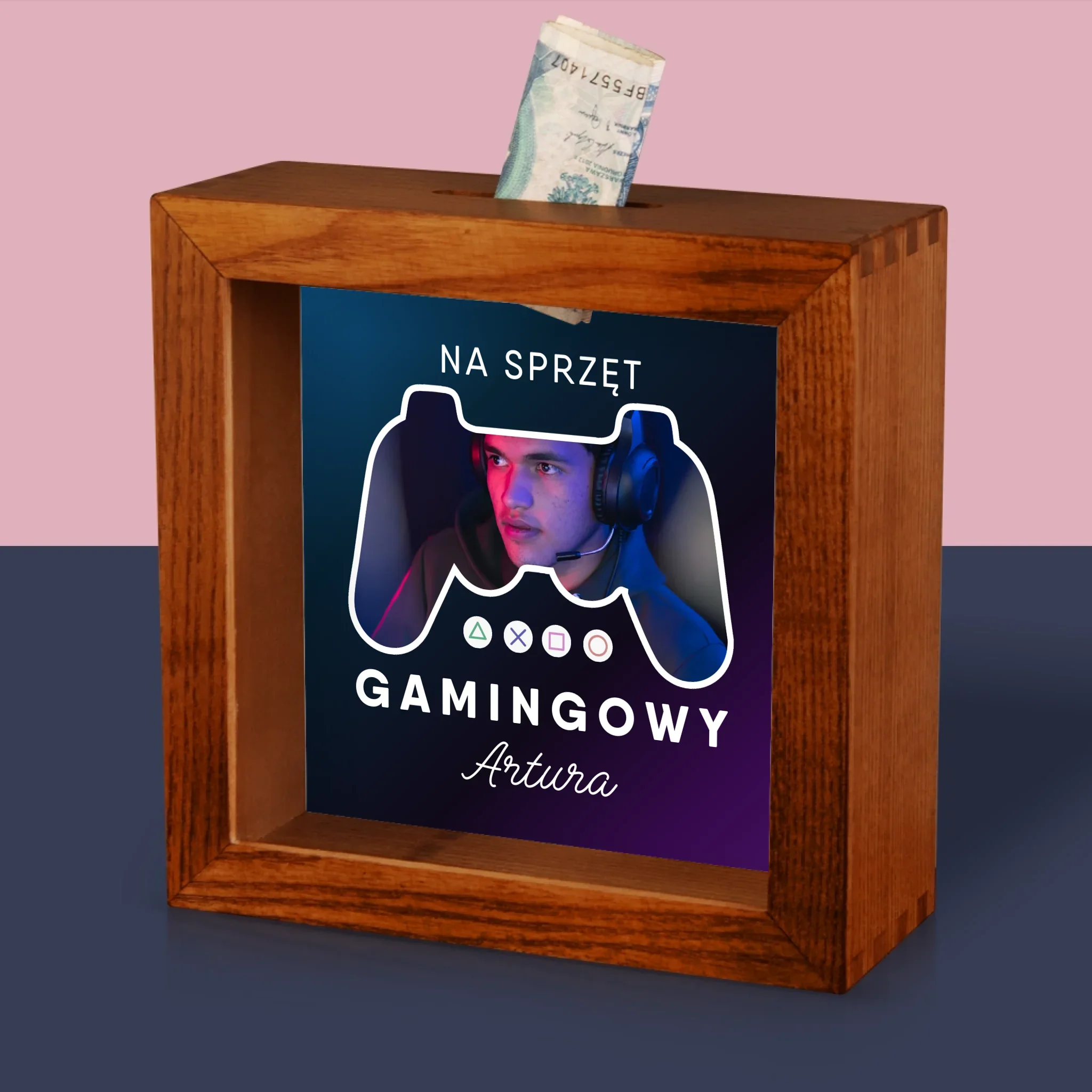 Zdjęcie i Podpis: Na Sprzęt Gamingowy - Drewniana Skarbonka - Image 4