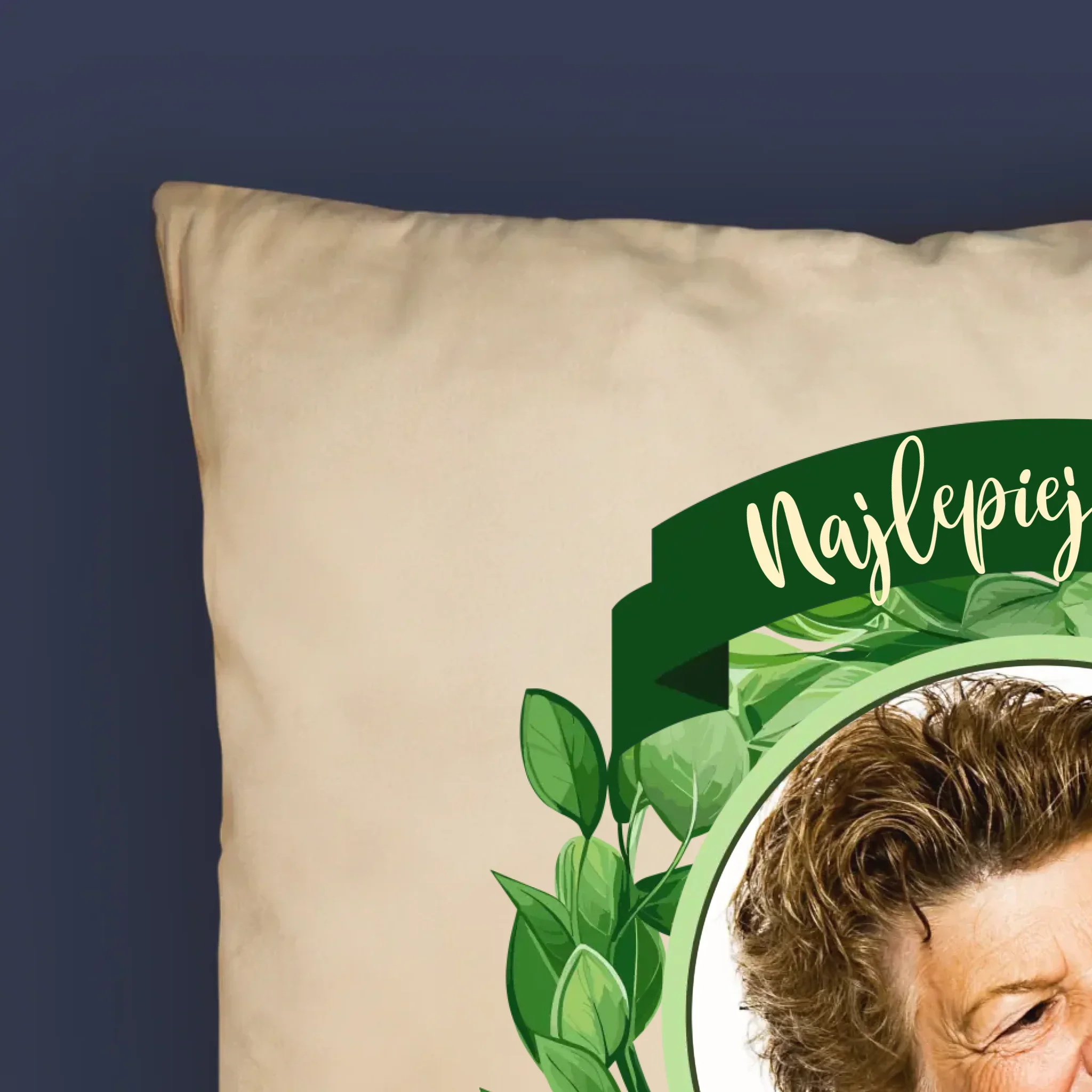 Zdjęcie i Podpis: Najlepiej Gotuje - Poduszka z Nadrukiem - Image 5