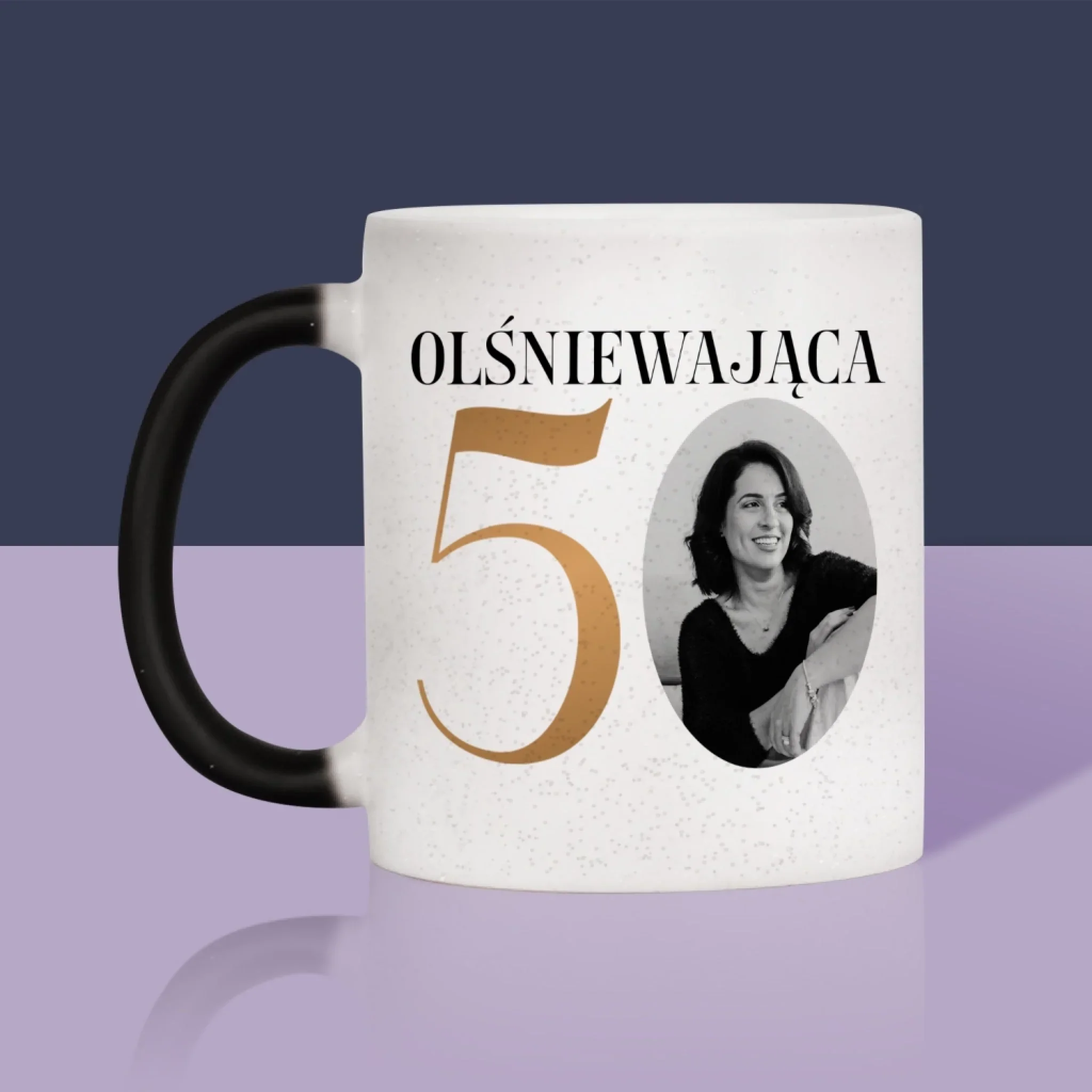 Zdjęcie I Podpis: Olśniewająca 50 - Kubek z Nadrukiem - Image 12