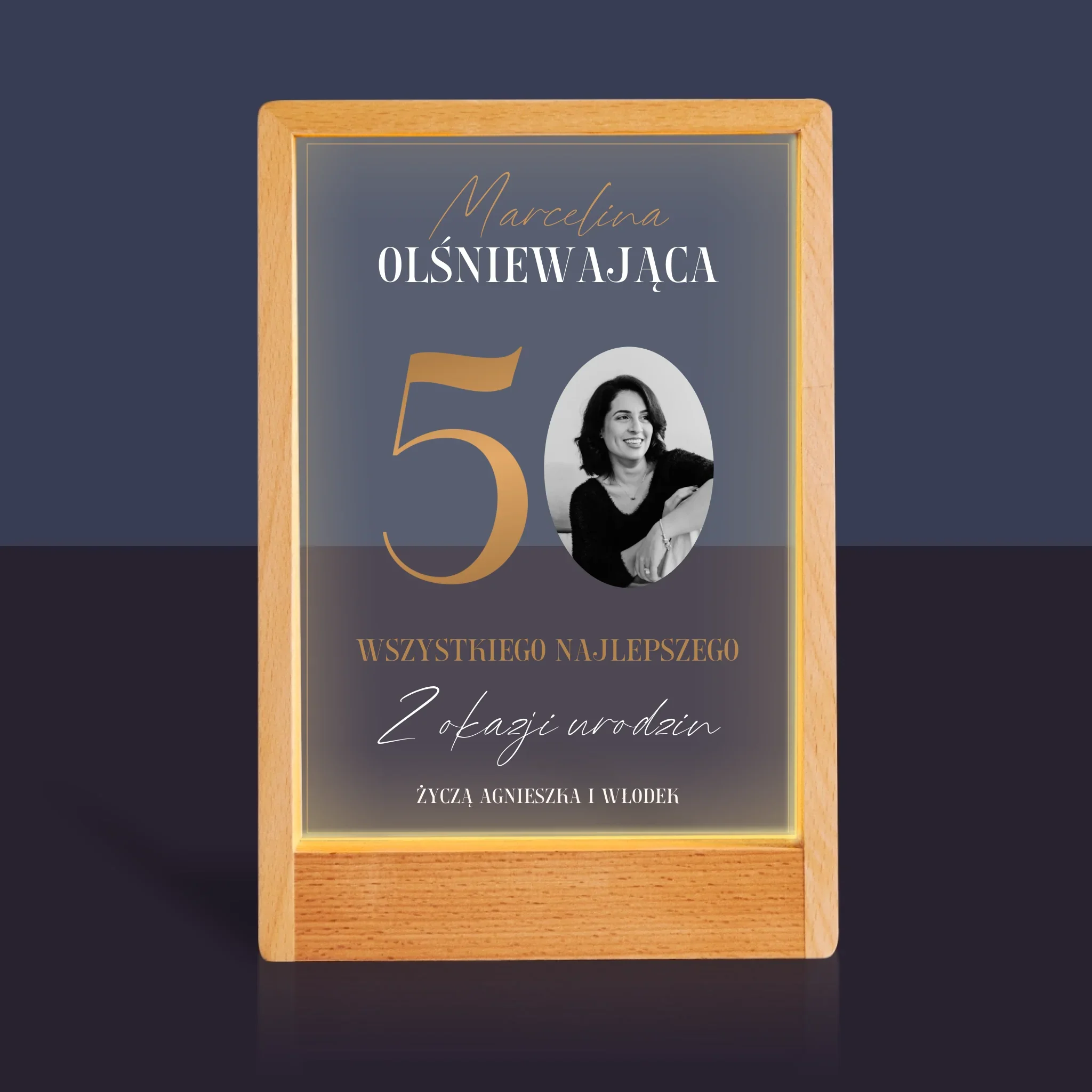 Zdjęcie I Podpis: Olśniewająca 50 - Wydruk Na Szkle Akrylowym - Image 10