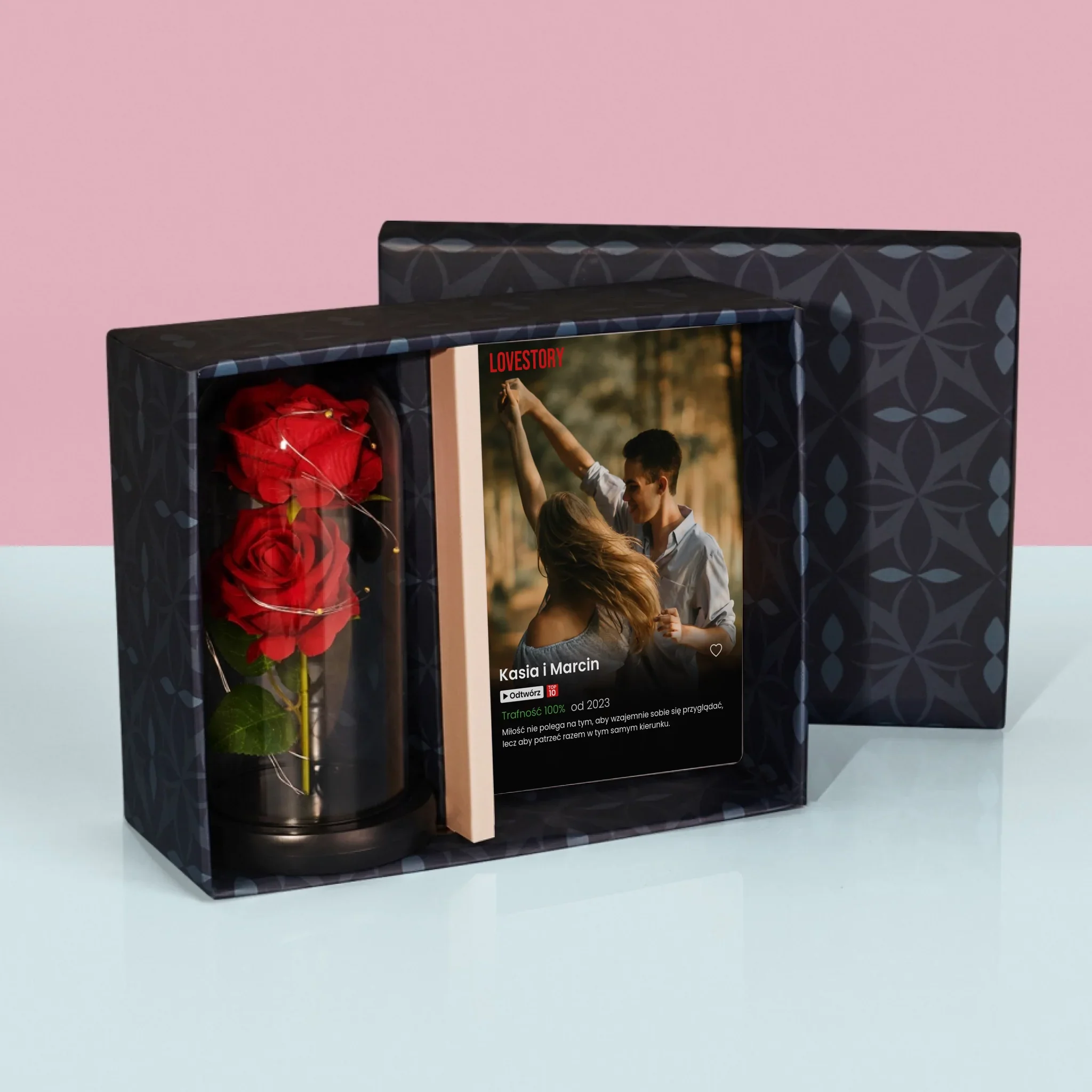 Zdjęcie i Podpis: Plakat Netflix - Zestaw Prezentowy z Wydrukiem Na Szkle i Wieczną Różą - Image 3