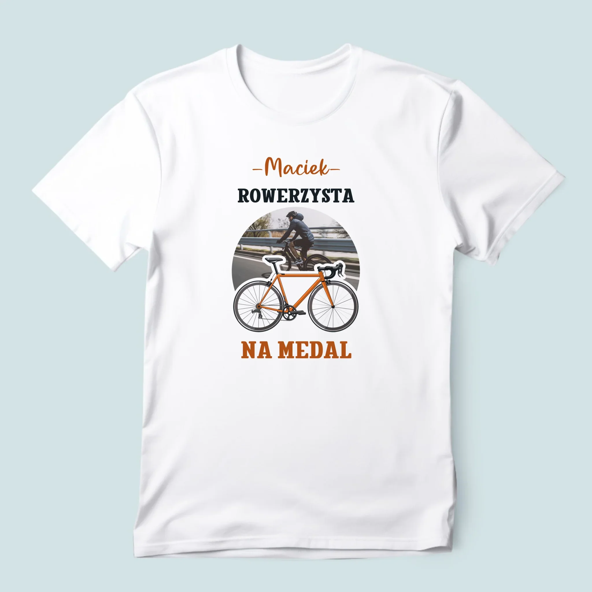 Zdjęcie I Podpis: Rowerzysta Na Medal - Koszulka Męska z Nadrukiem - Image 3