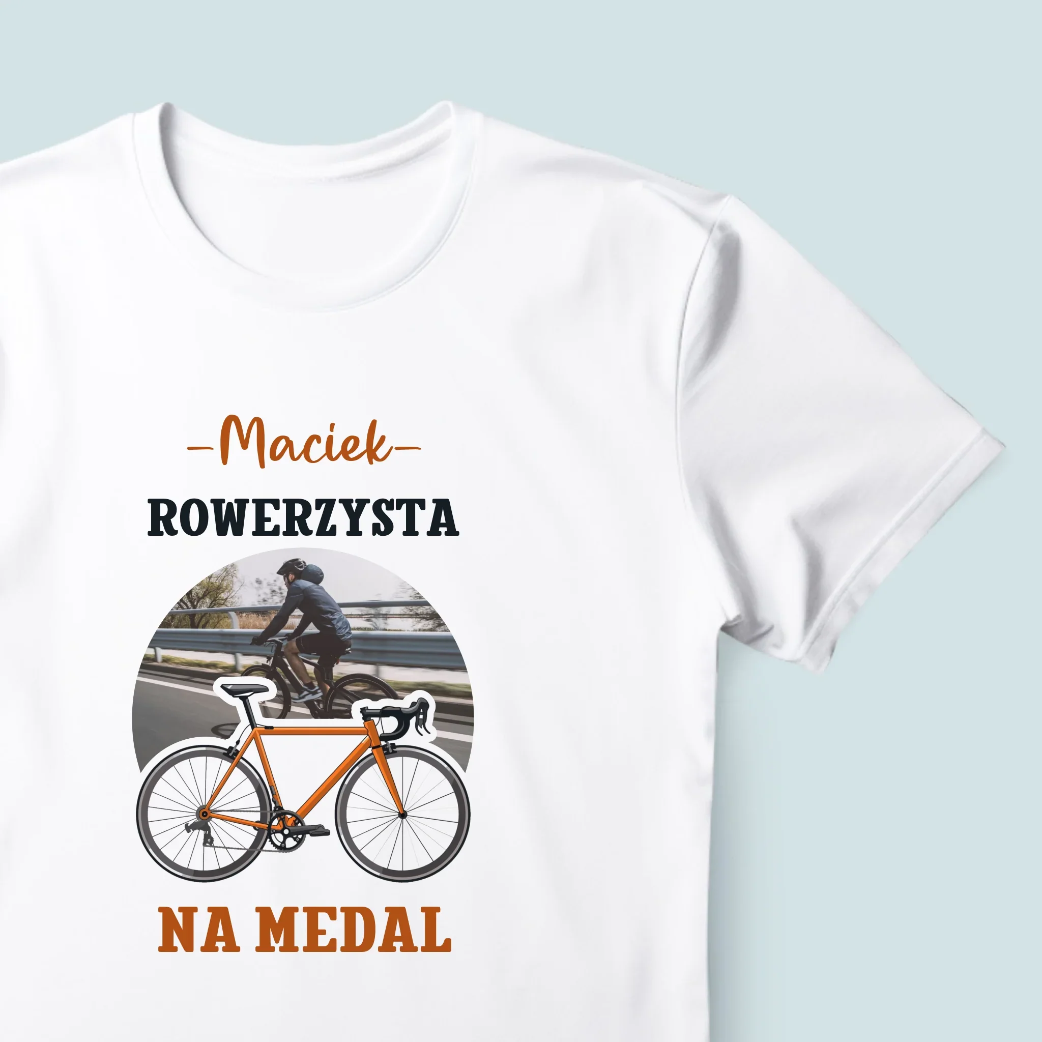 Zdjęcie I Podpis: Rowerzysta Na Medal - Koszulka Męska z Nadrukiem - Image 4