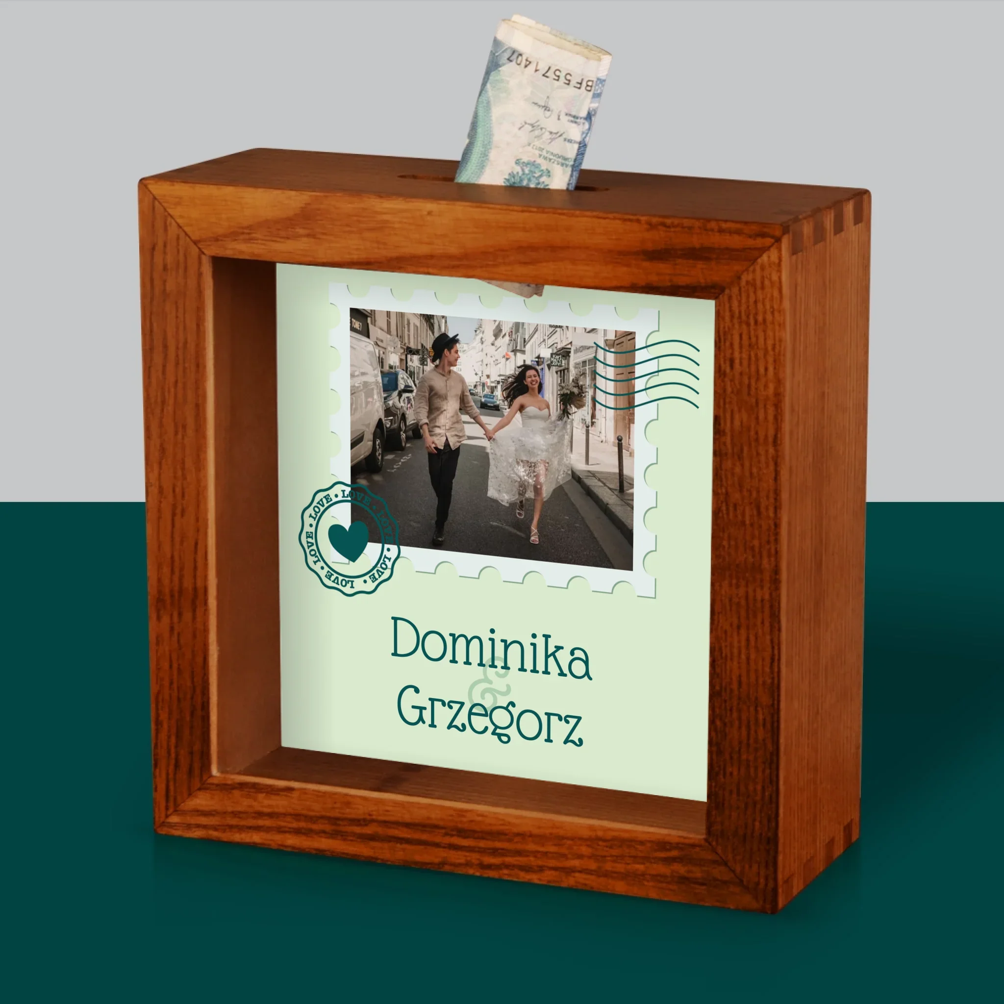 Zdjęcie I Podpis: Ślubna Pocztówka - Drewniana Skarbonka - Image 4