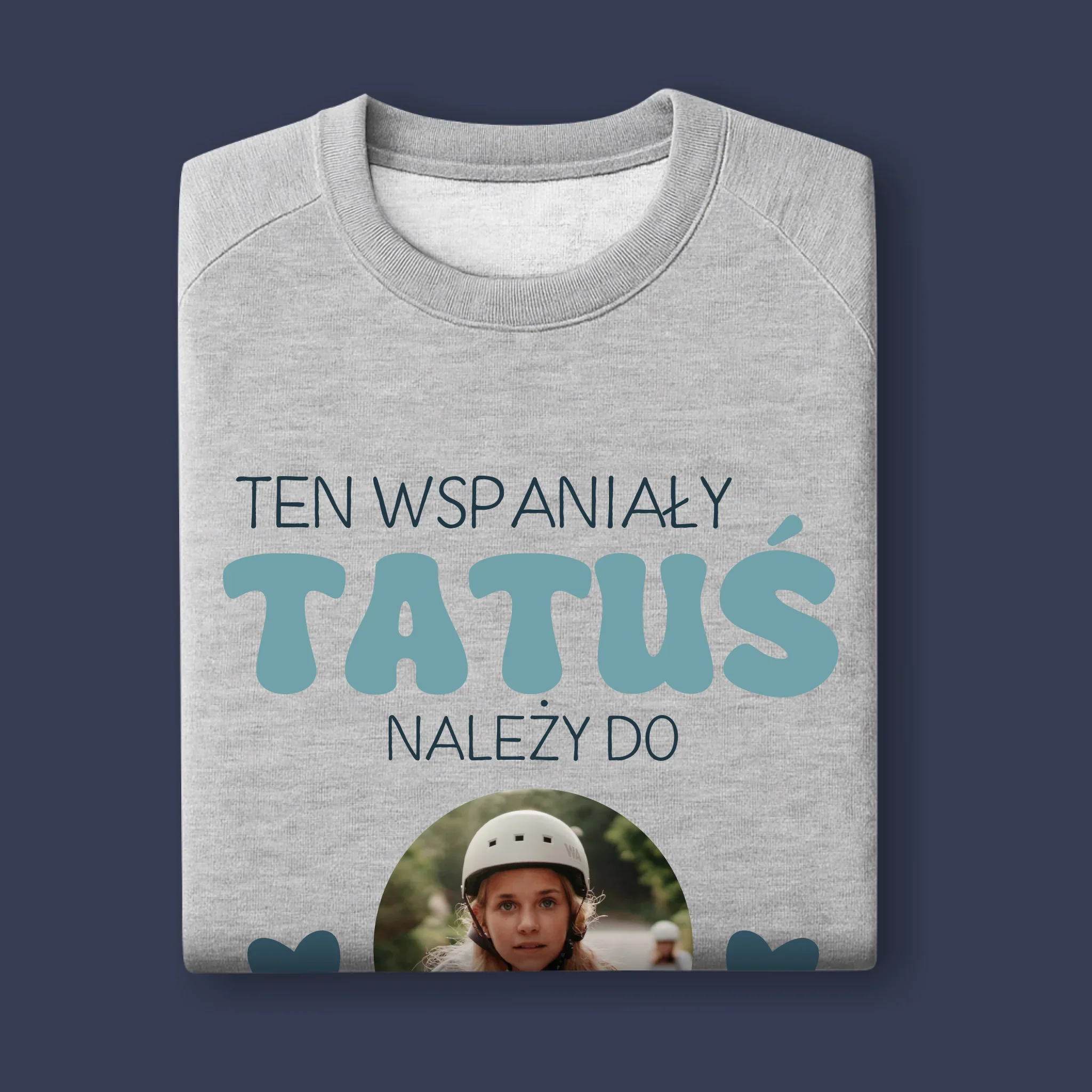 Zdjęcie I Podpis: Tatuś Należy Do - Bluza Męska Z Kapturem - Image 11