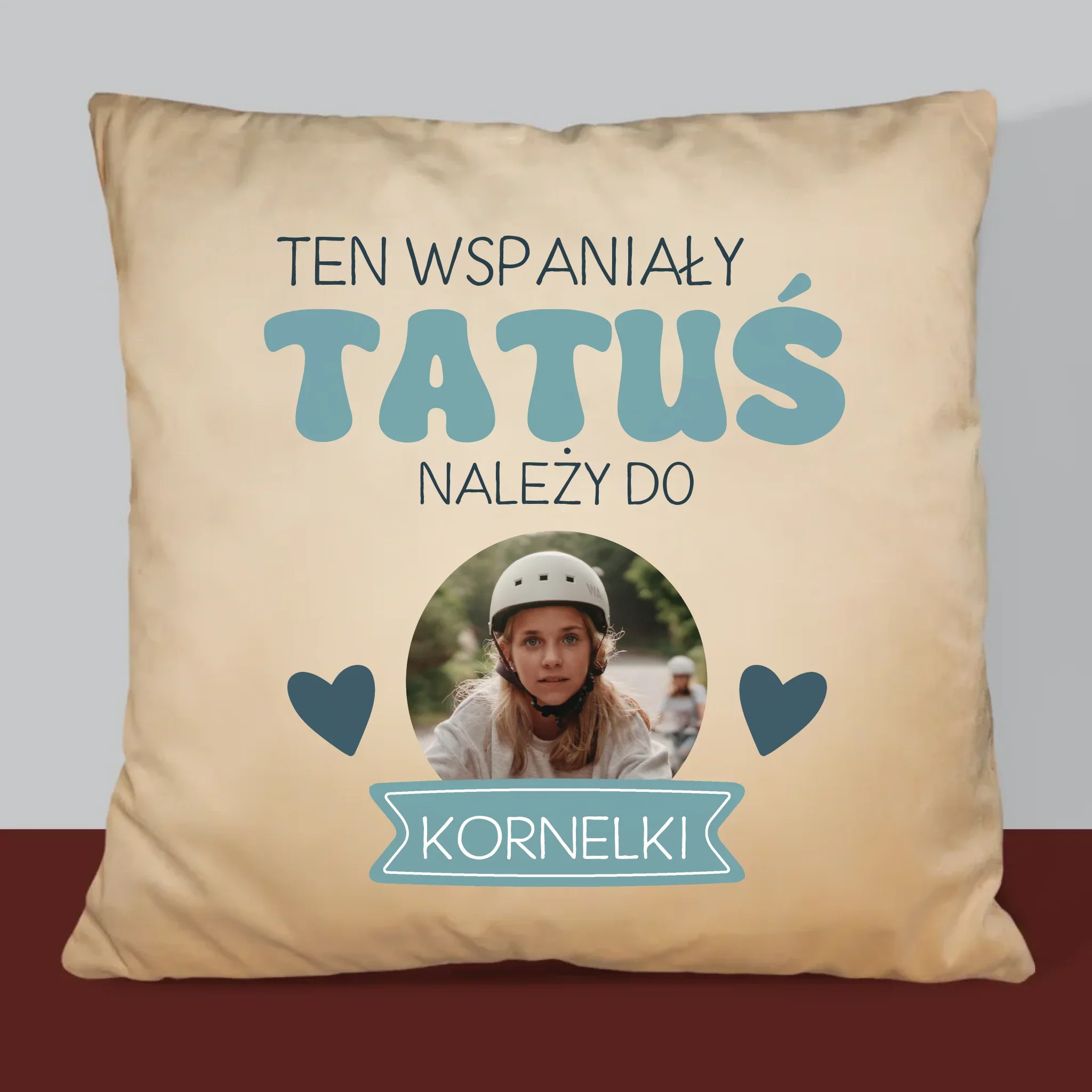 Zdjęcie I Podpis: Tatuś Należy Do - Poduszka z Nadrukiem - Image 6