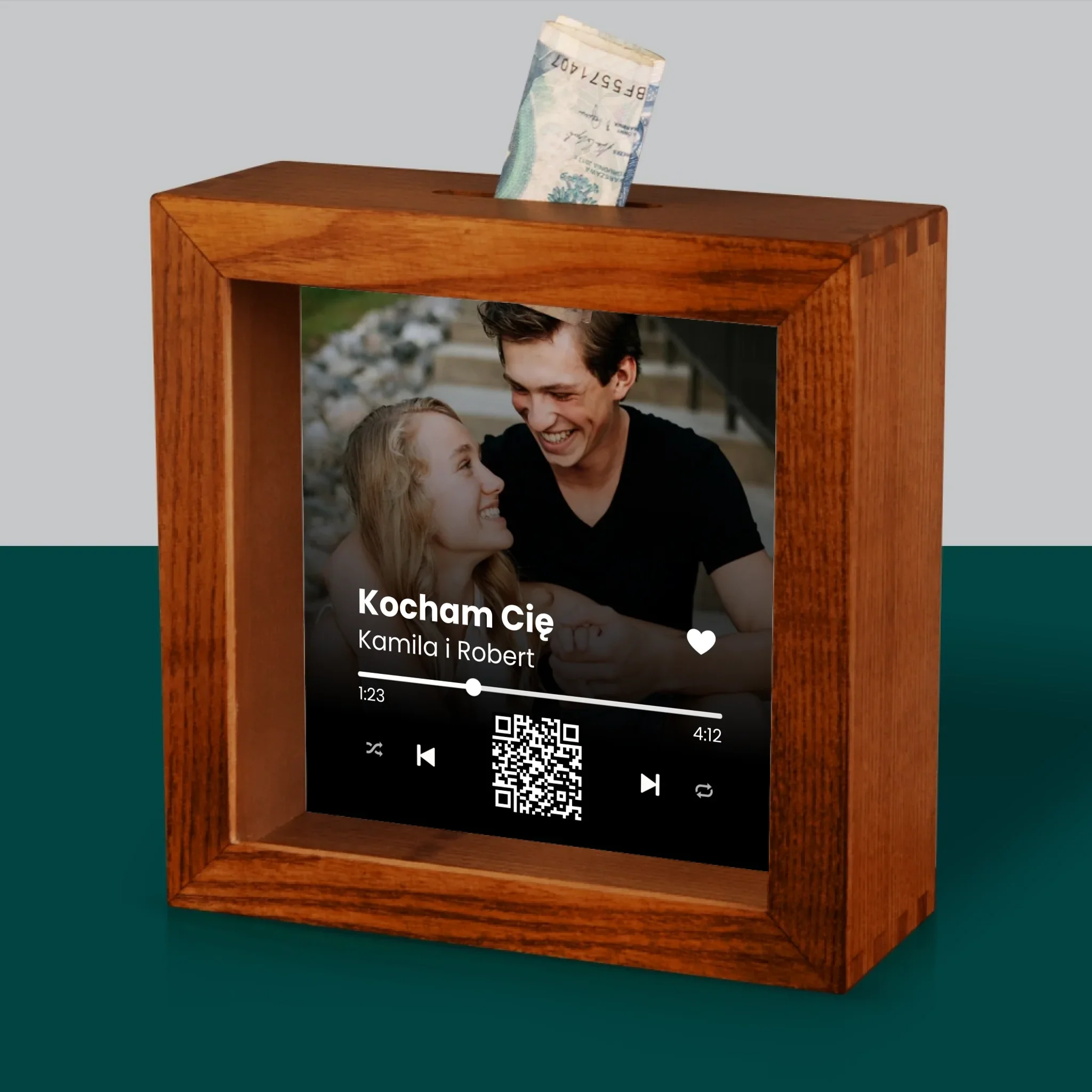 Zdjęcie I Podpis: Wasza Piosenka Kod Qr - Drewniana Skarbonka - Image 4