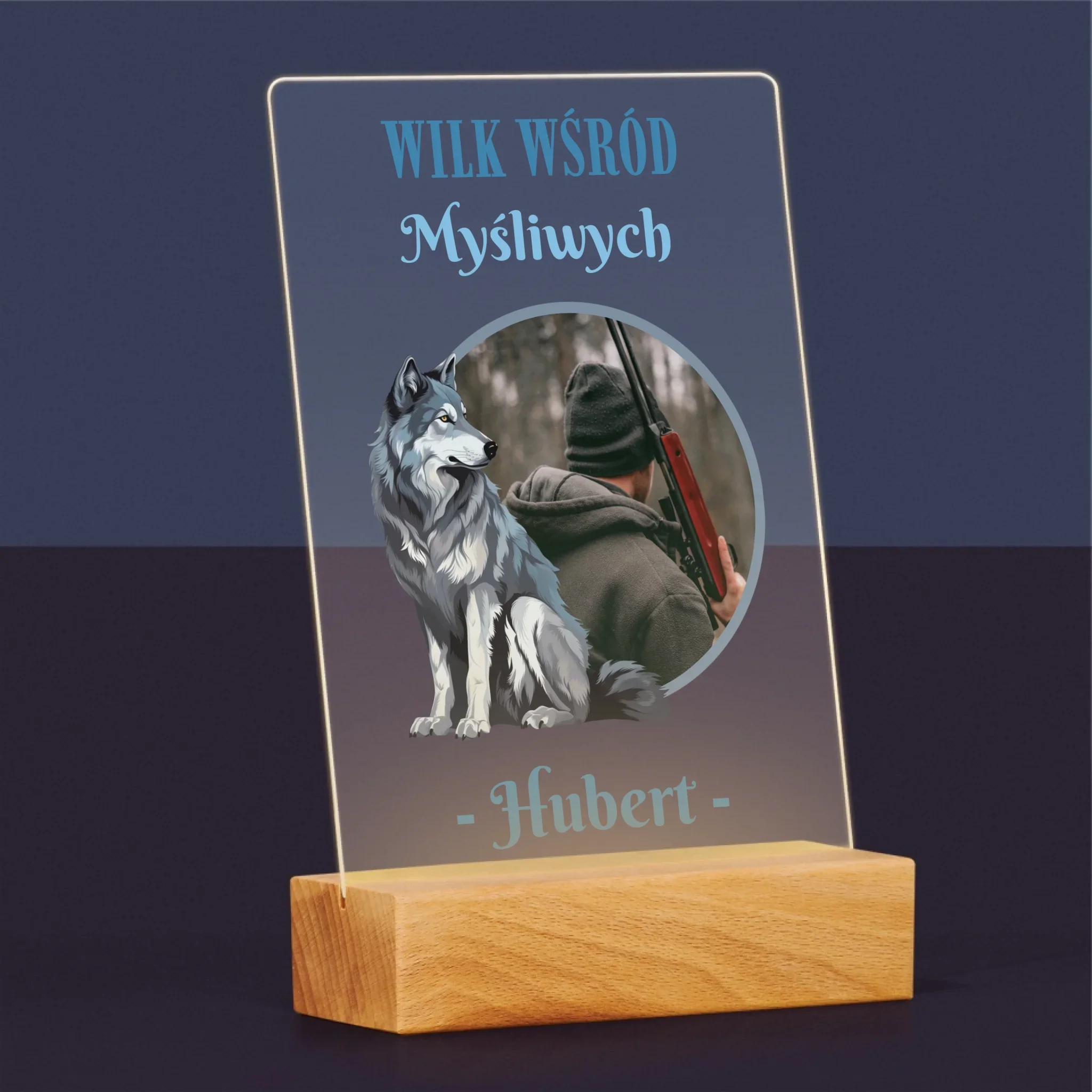 Zdjęcie I Podpis: Wilk Wśród Myśliwych - Wydruk Na Szkle Akrylowym - Image 5