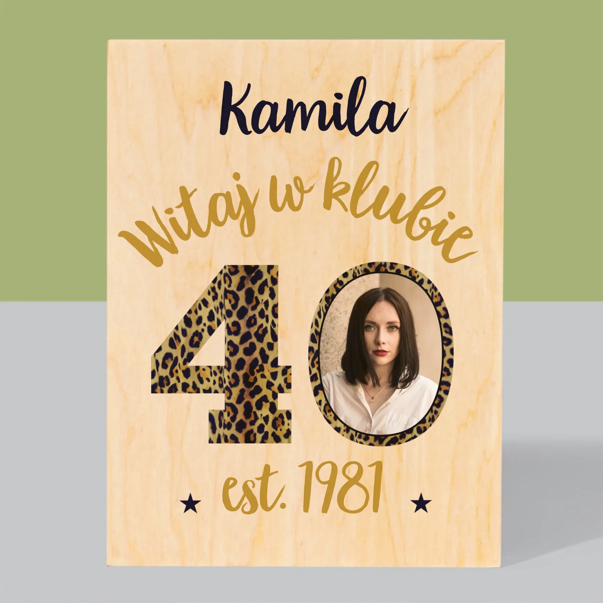 Zdjęcie I Podpis: Witaj W Klubie 40 - Wydruk Na Drewnie - Image 3