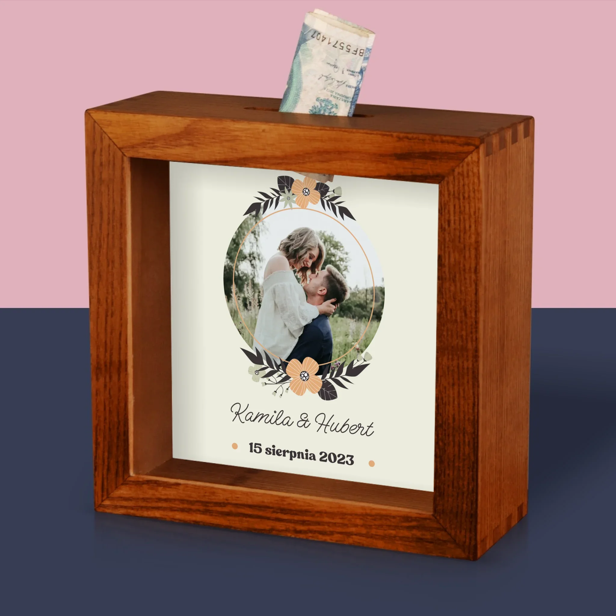 Zdjęcie I Podpis: Zakochani - Drewniana Skarbonka - Image 4