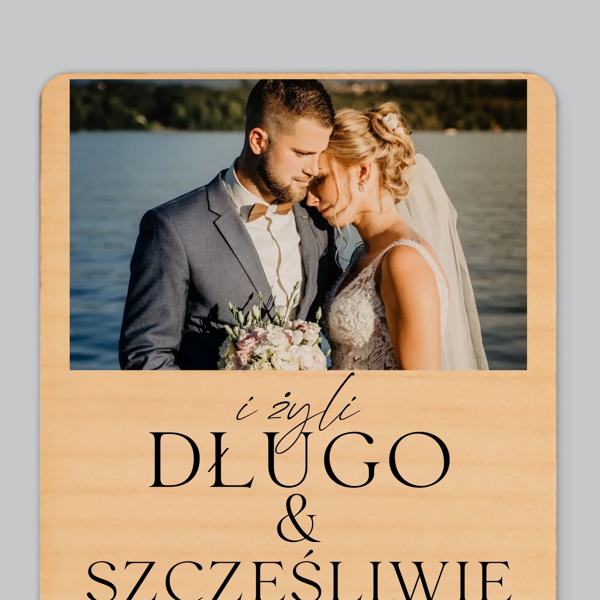 Zdjęcie i Podpis: Żyli Długo i Szczęśliwie - Magnes Drewniany - Image 4